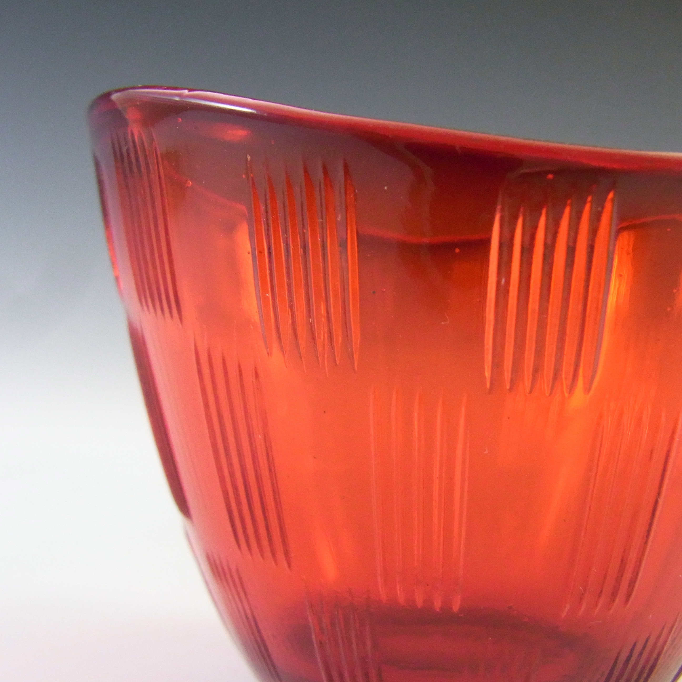 (image for) Gullaskruf Retro Red Glass 'Randi' Bowl by Lennart Andersson - Click Image to Close