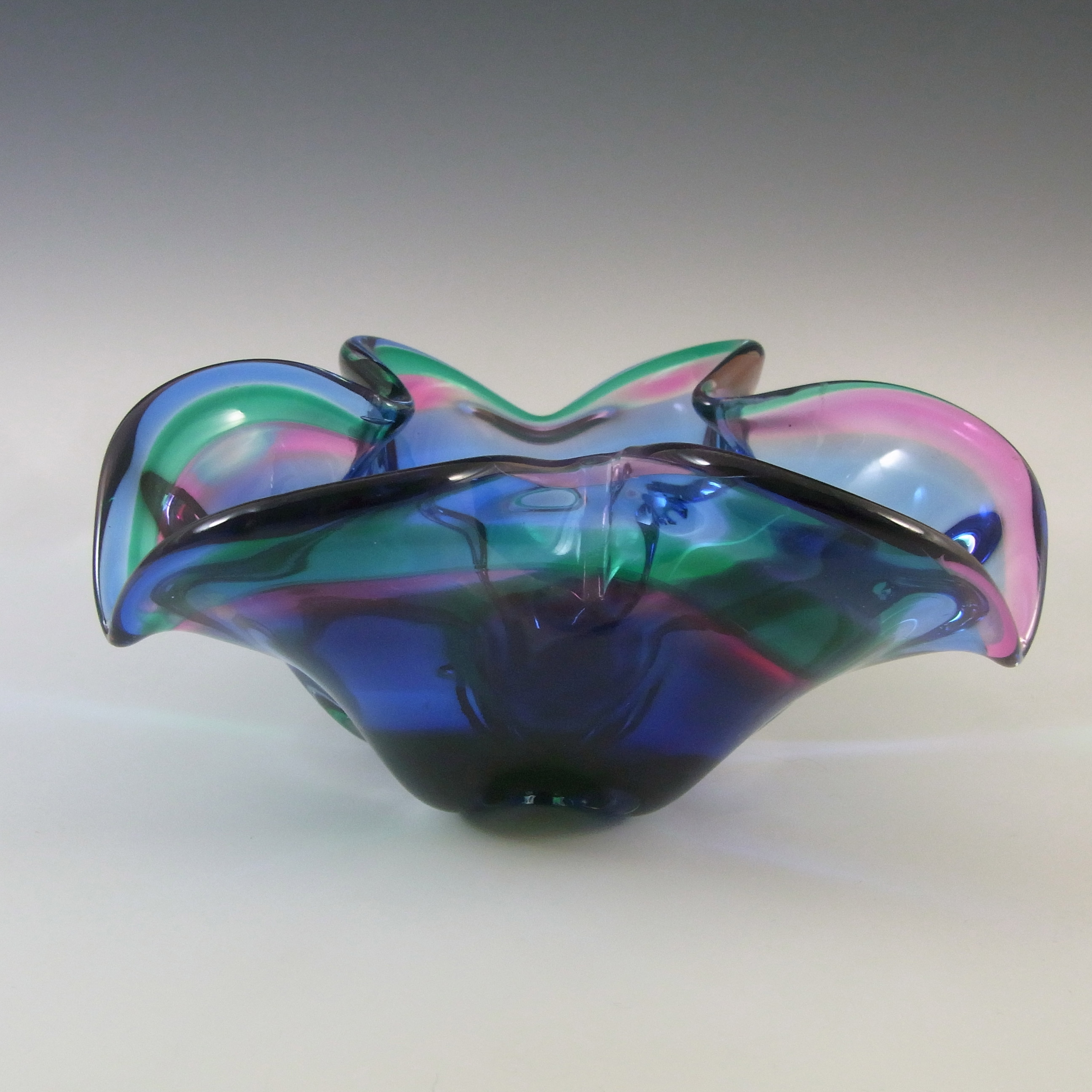 Iwatsu Japanese Multicoloured Cased Glass Bowl, "Best Art Glass" Label - Click Image to Close