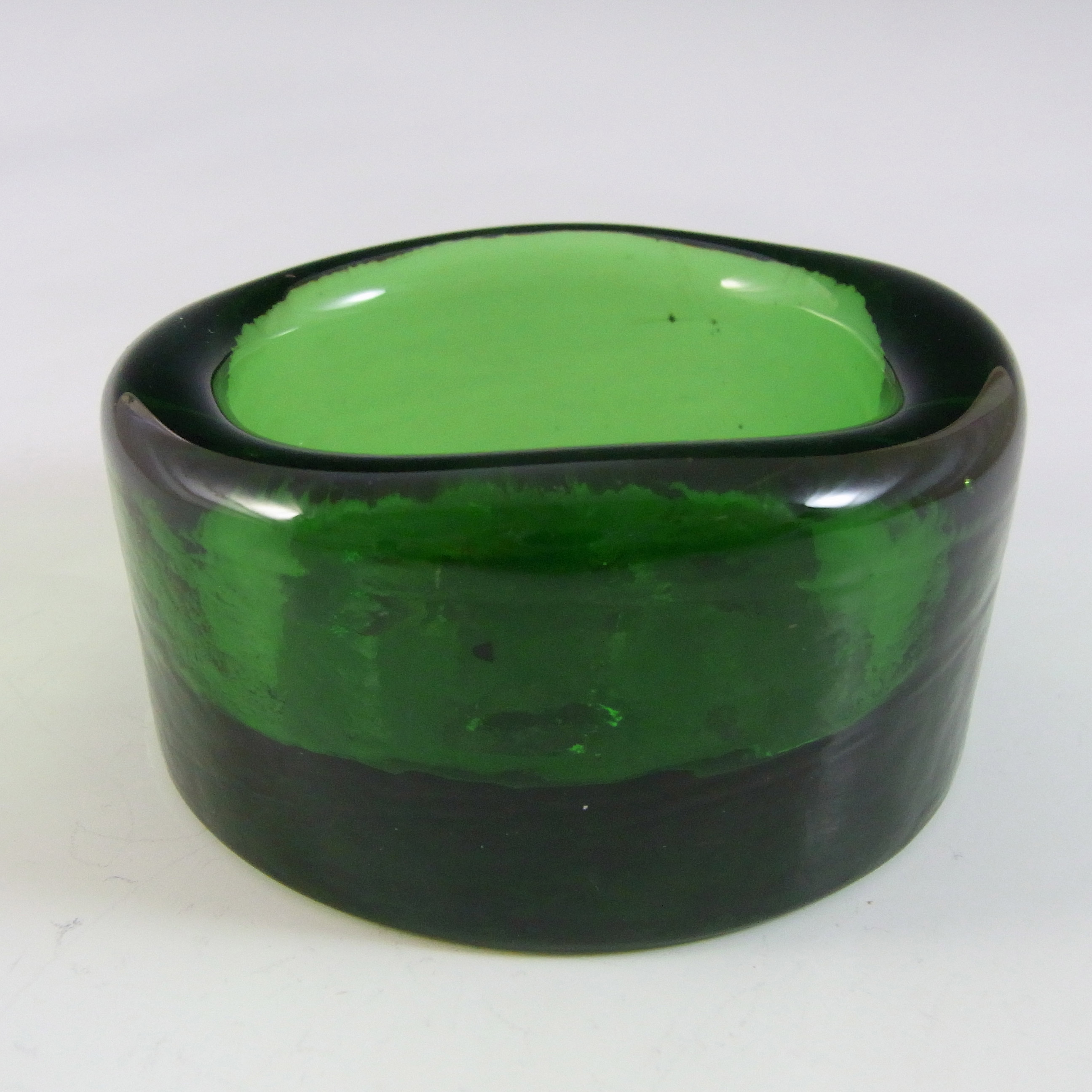 Kosta Boda Swedish Green Glass Bull Bowl by Erik Hoglund - Click Image to Close
