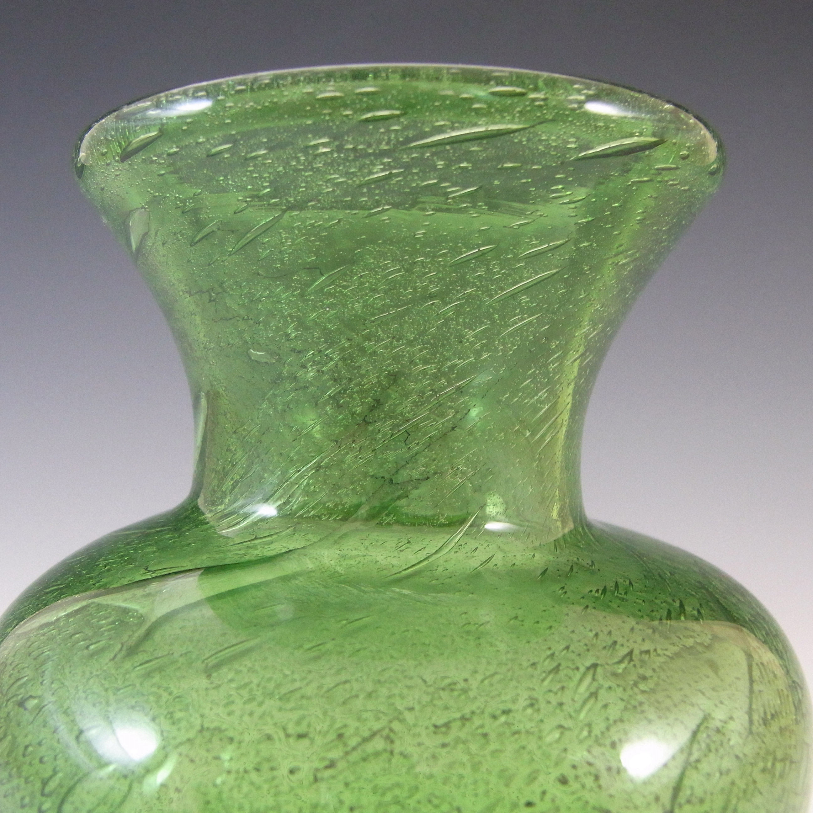 SIGNED Kosta Boda Bubbly Green Glass Vase Erik Hoglund #H832 - Click Image to Close