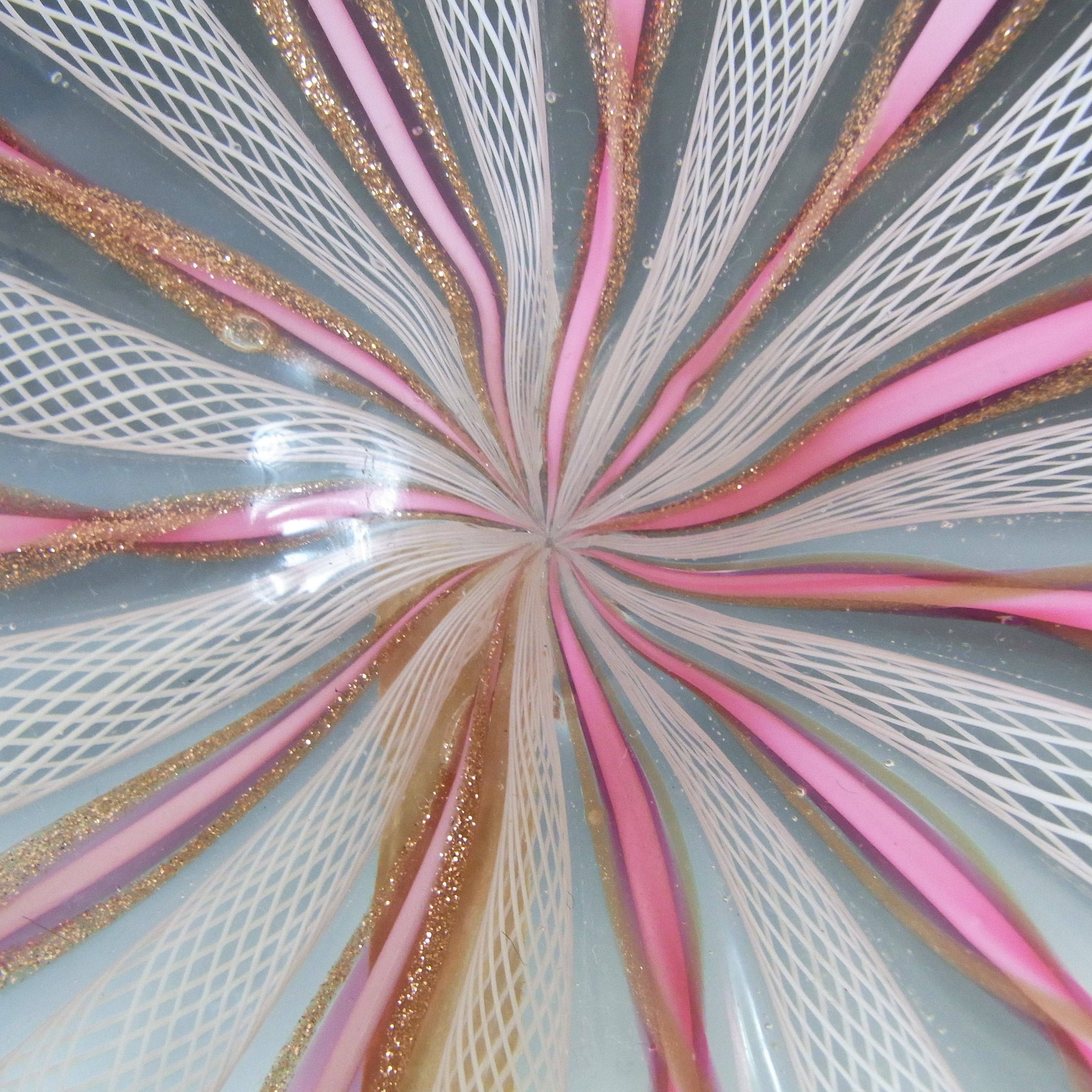 Murano White Zanfirico & Pink Filigree Aventurine Glass Bowl - Click Image to Close