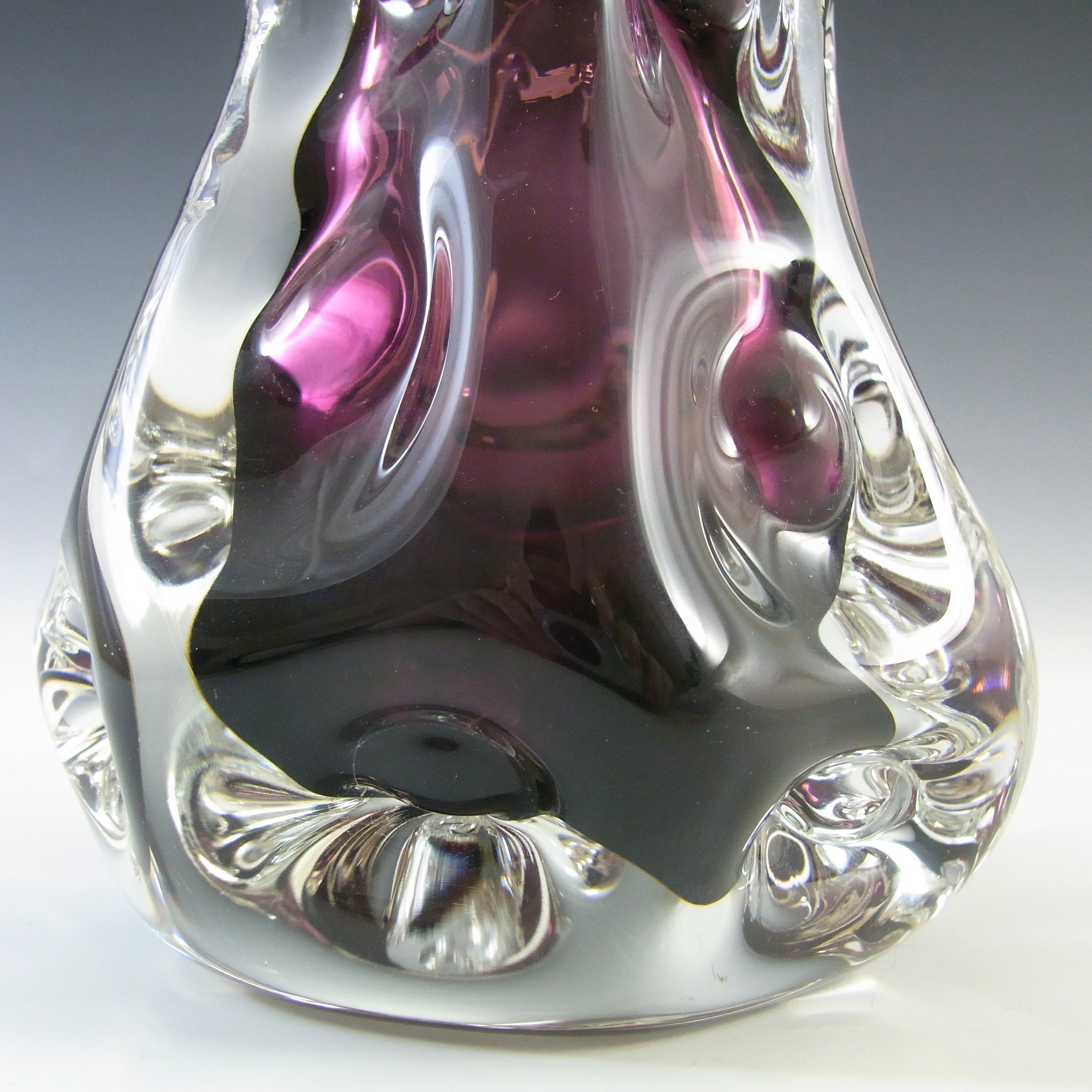 (image for) MARKED Liskeard 1970's Purple Glass "Knobbly" Vase by Jim Dyer - Click Image to Close