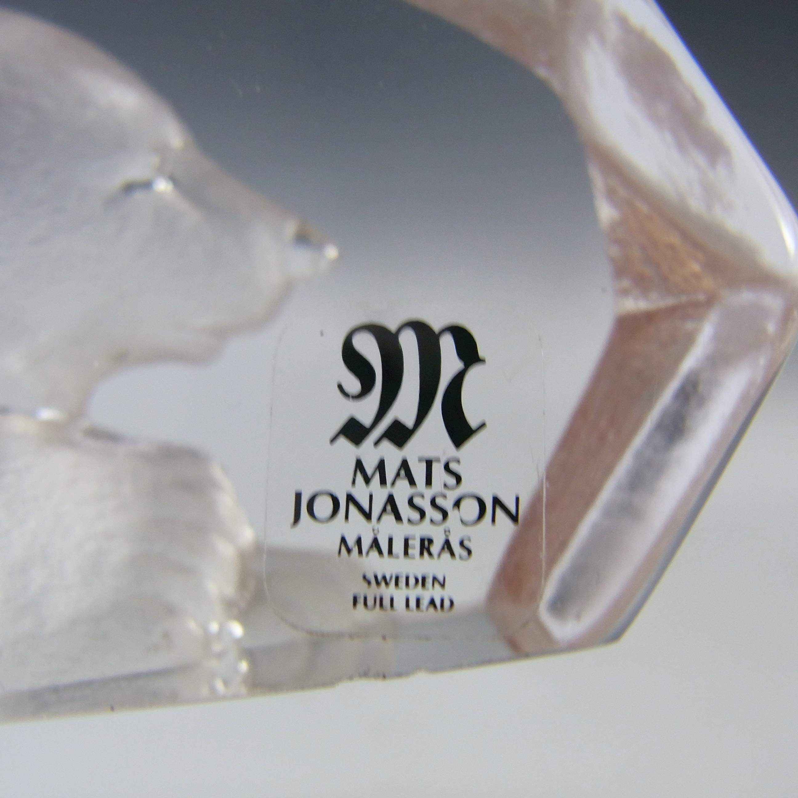 Mats Jonasson #88109 Swedish Glass Polar Bear Paperweight - Signed - Click Image to Close