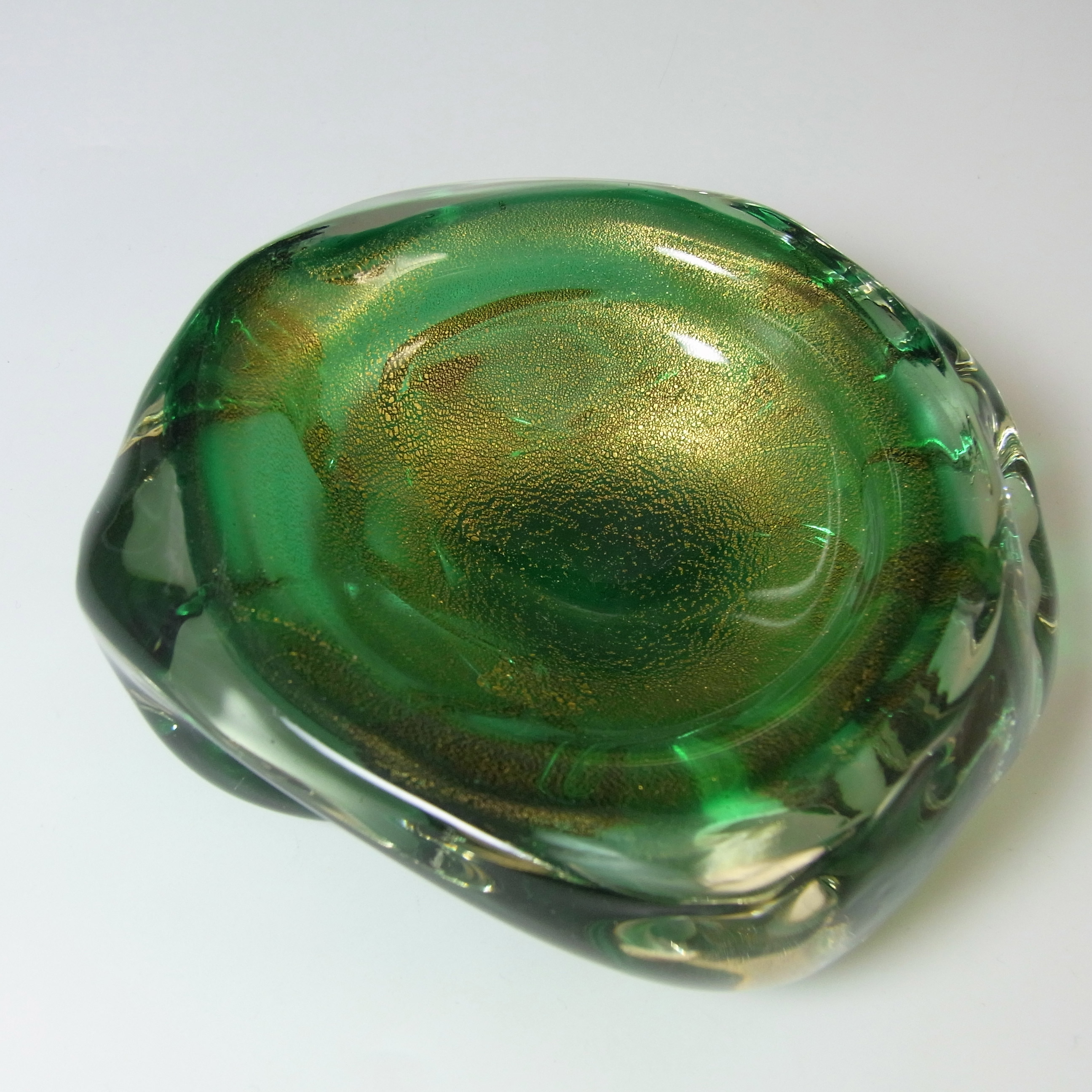 Murano/Venetian Vintage Gold Leaf Green Cased Glass Bowl - Click Image to Close