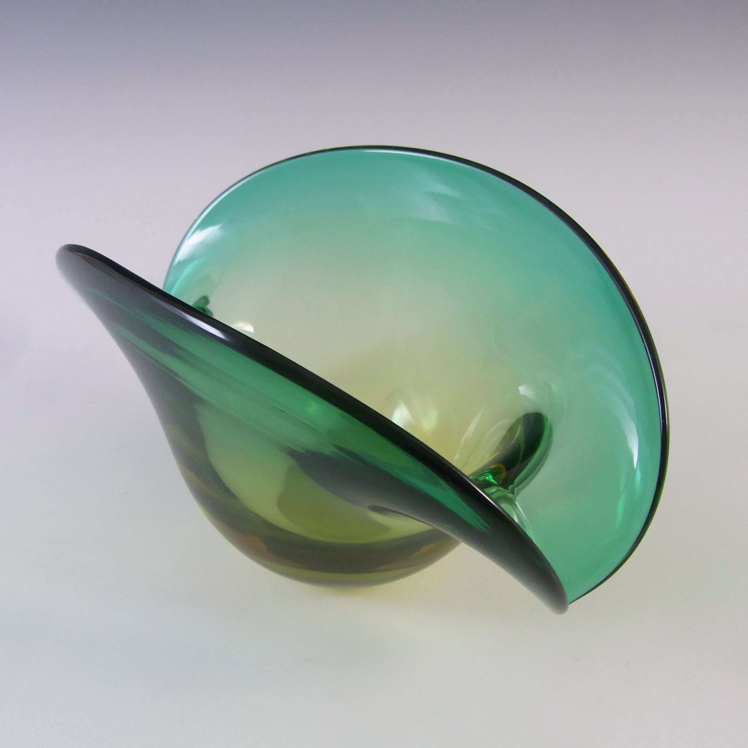 Seguso Dalla Venezia Murano Green Glass Clam Bowl/Vase - Click Image to Close