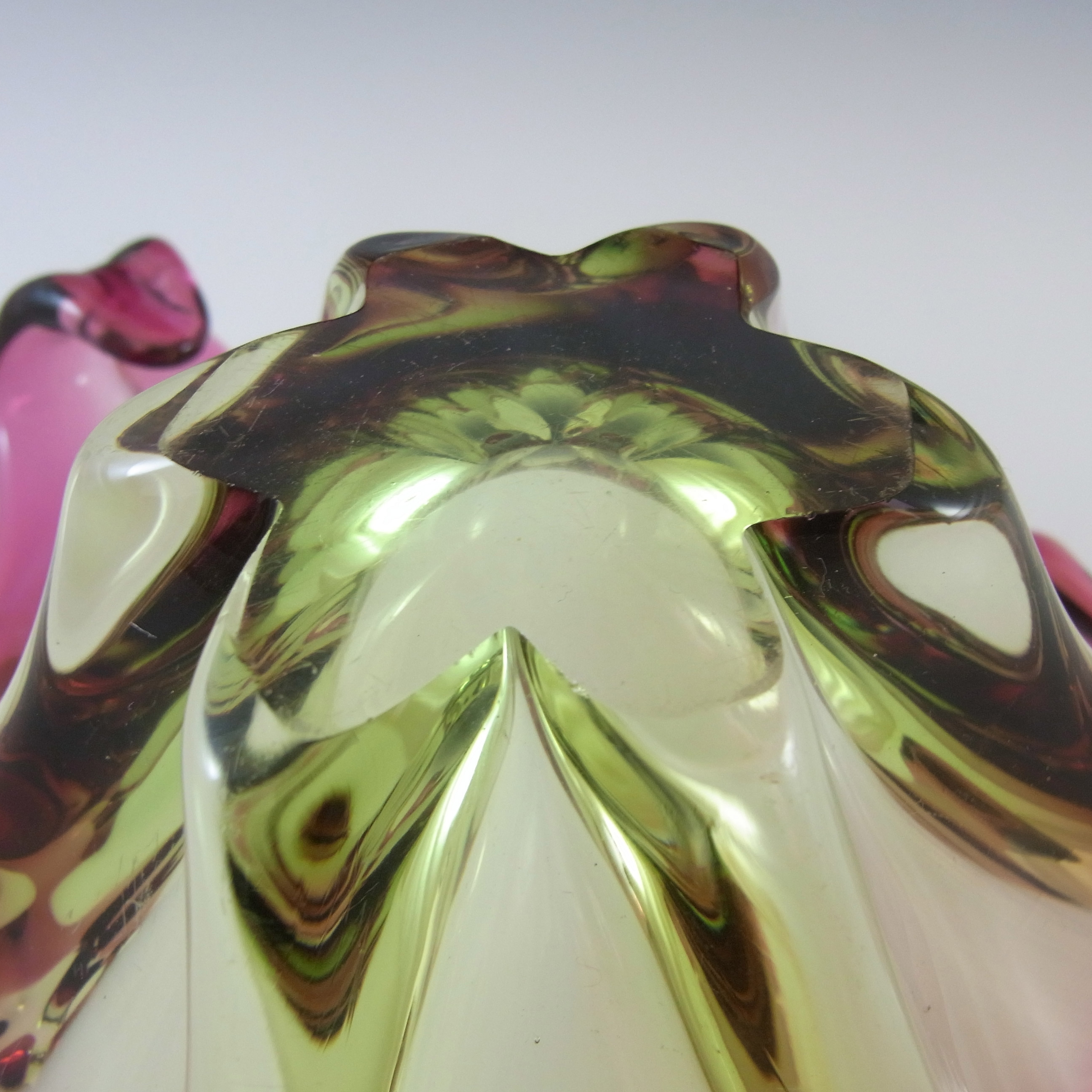 Cristallo Venezia CCC Murano Green & Pink Cased Glass Bowl - Click Image to Close