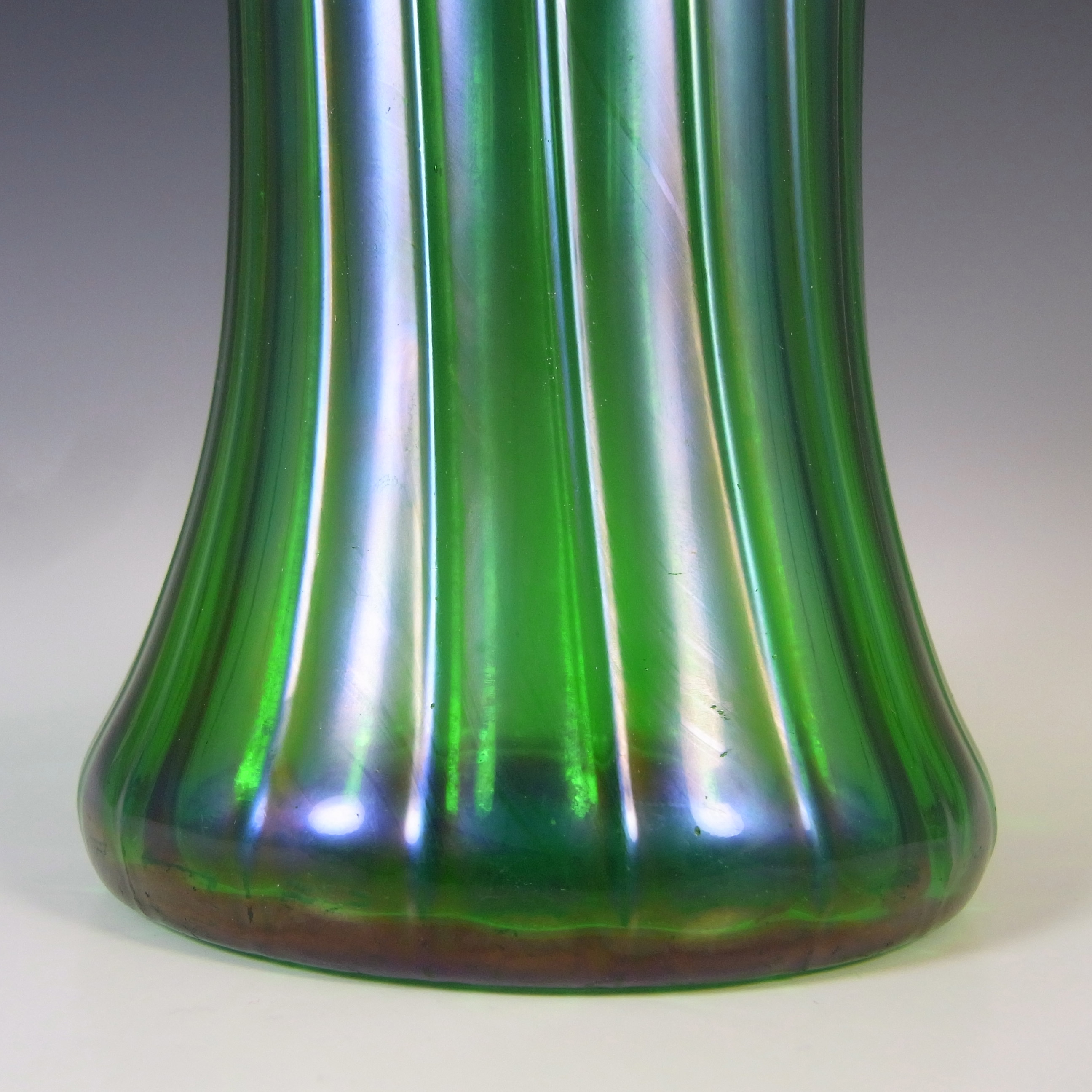 Art Nouveau 1900's Iridescent Green Glass Antique Vase - Click Image to Close