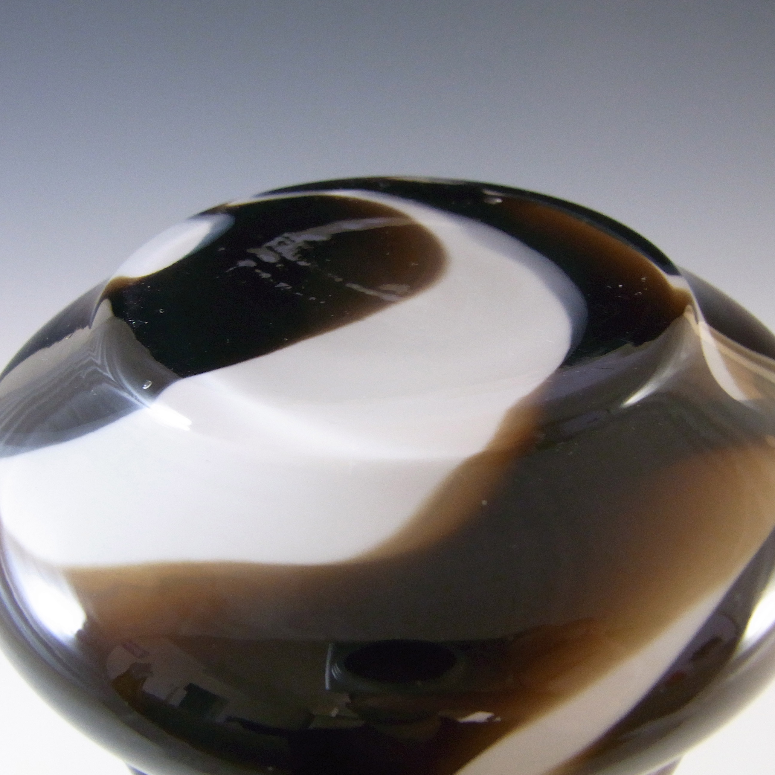 (image for) V.B. Opaline Florence Empoli Marbled Brown & White Glass Vase - Click Image to Close