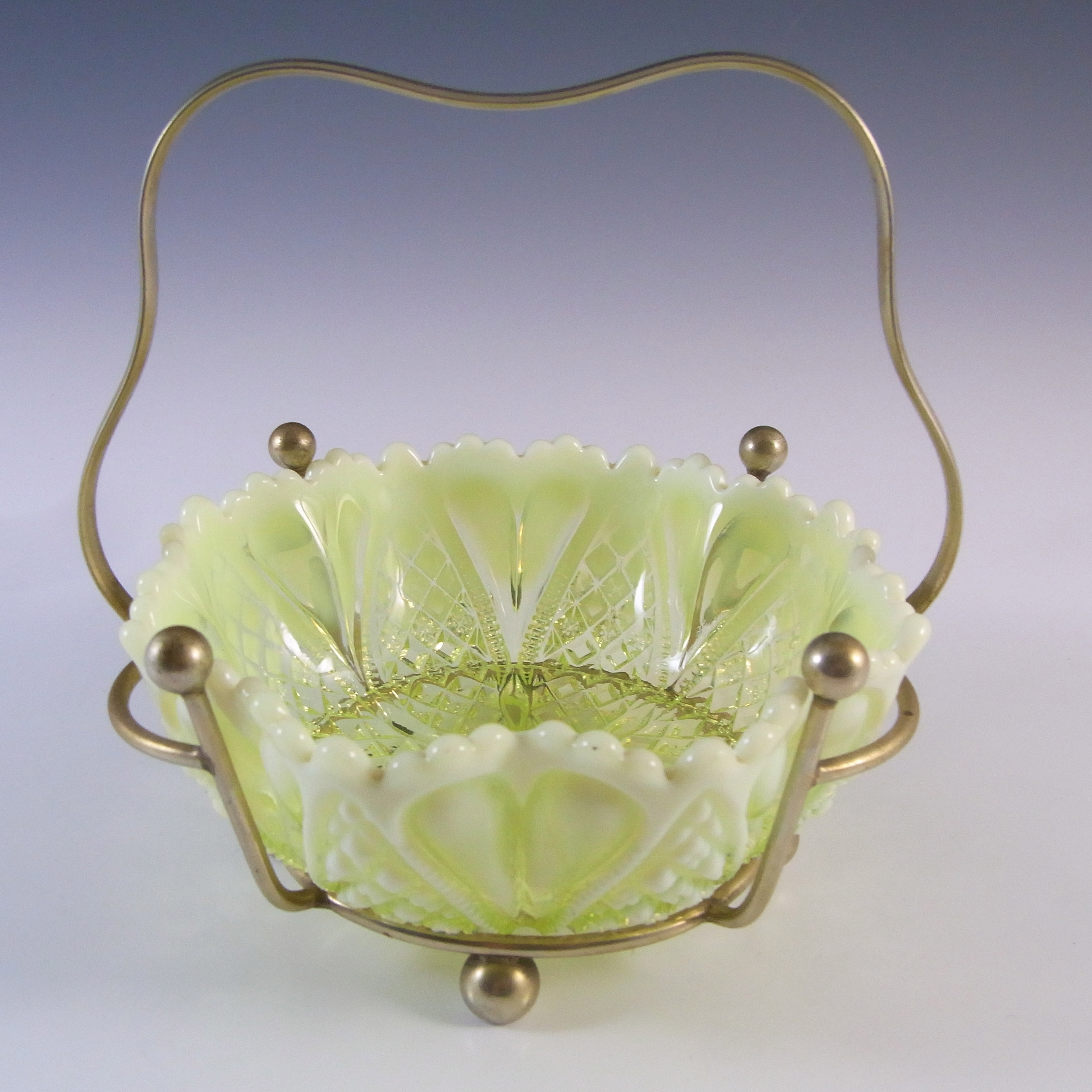 Davidson Primrose Pearline Glass Bowl & Silver Plated Stand - Click Image to Close