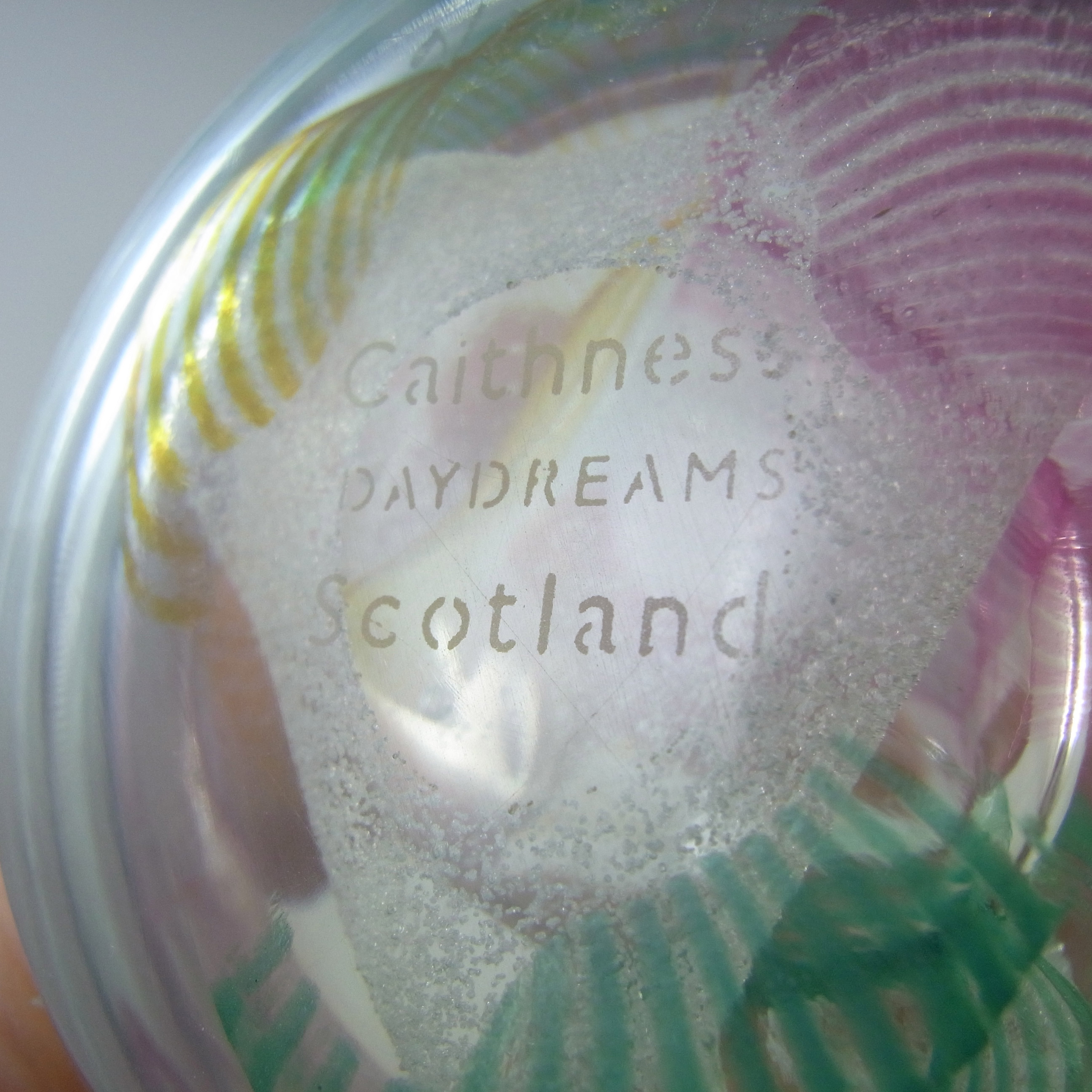 (image for) MARKED Caithness Vintage Green & Pink Glass "Daydreams" Paperweight - Click Image to Close