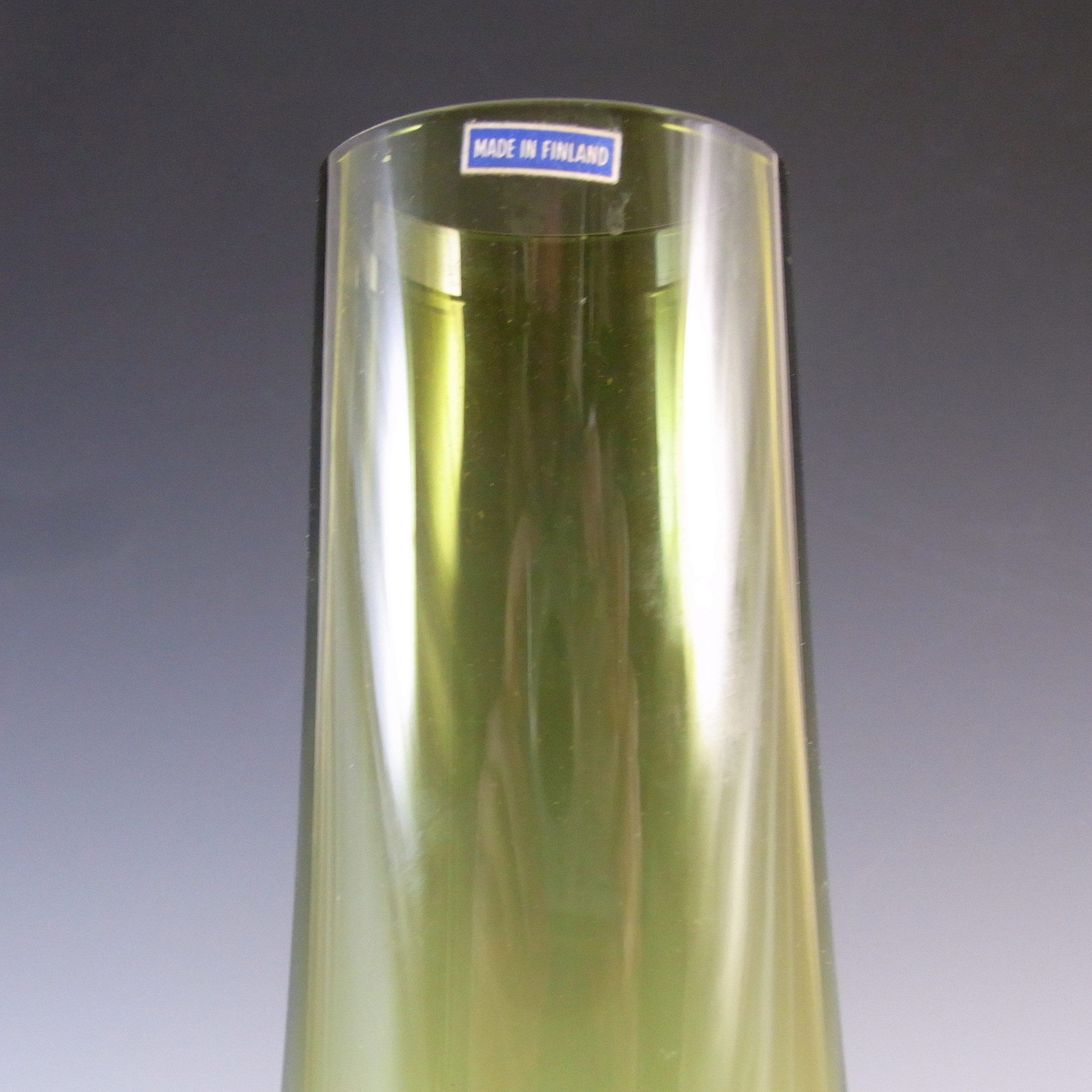 (image for) Riihimaki 'Piippu' Riihimaen Aimo Okkolin Glass Vase - Labelled - Click Image to Close