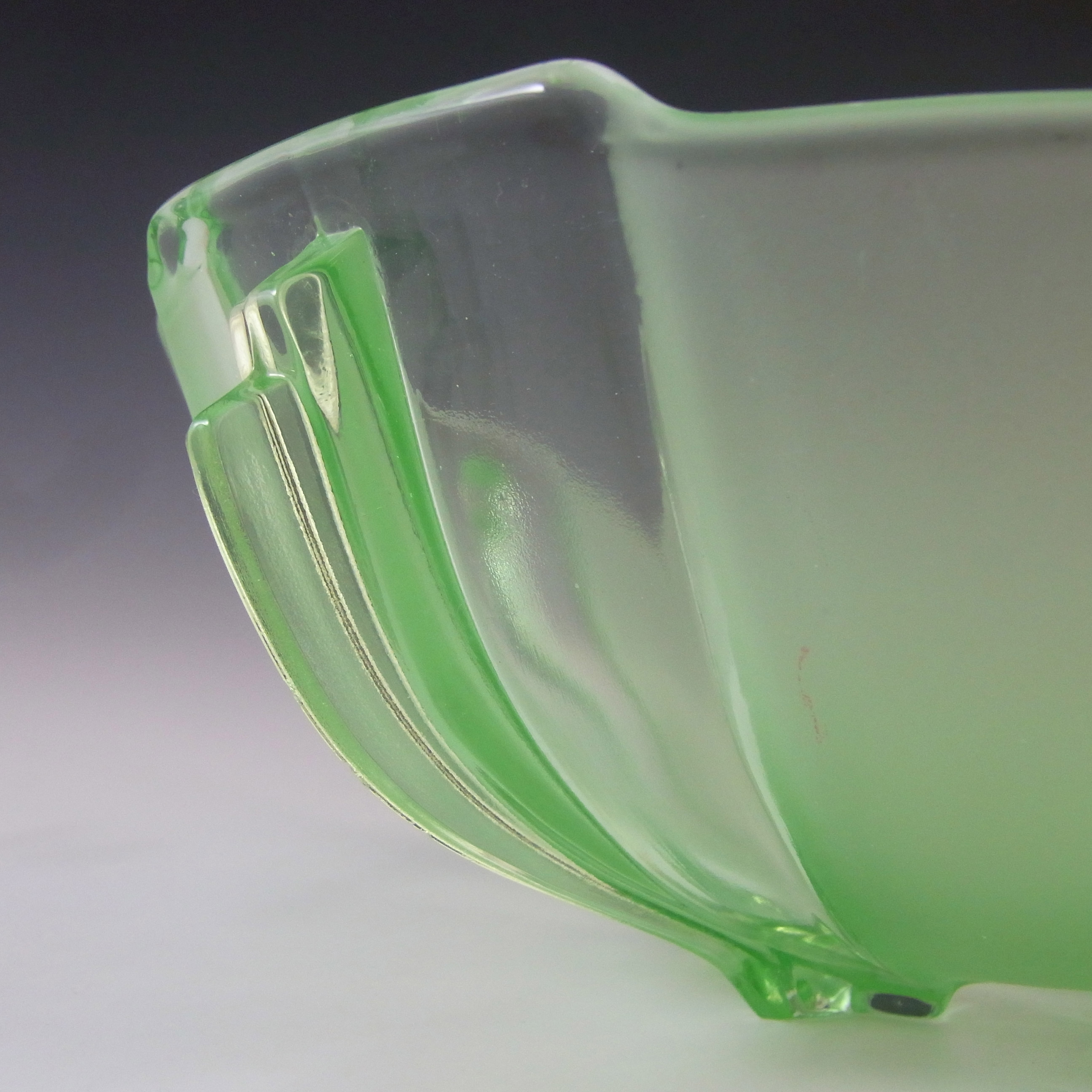 (image for) Stölzle #19250 Large Vintage Czech Art Deco Green Glass Bowl - Click Image to Close