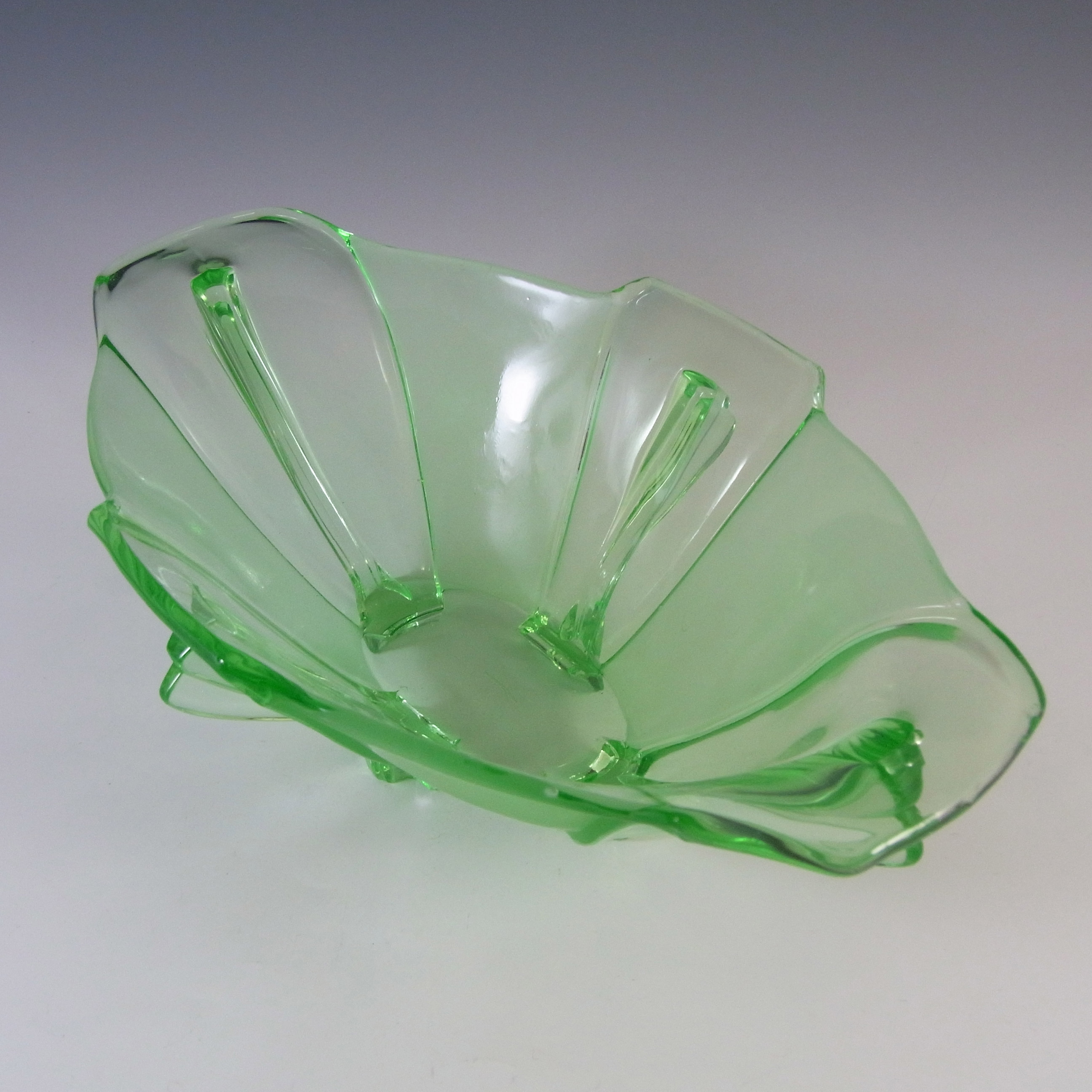(image for) Stölzle #19280 Czech Art Deco Uranium Green Glass Bowl - Click Image to Close