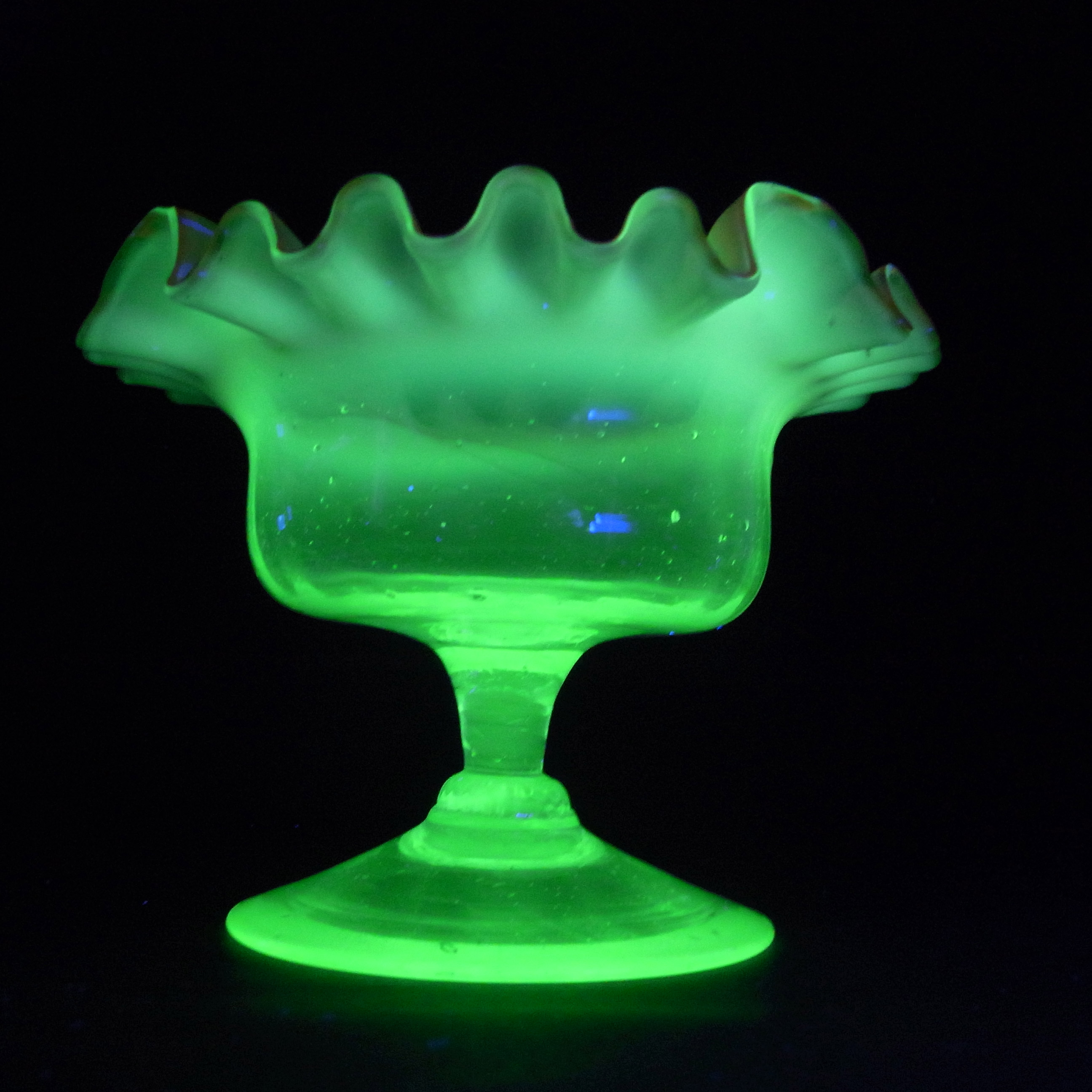 (image for) Victorian Vaseline / Uranium Opalescent Pink & Green Glass Bowl - Click Image to Close