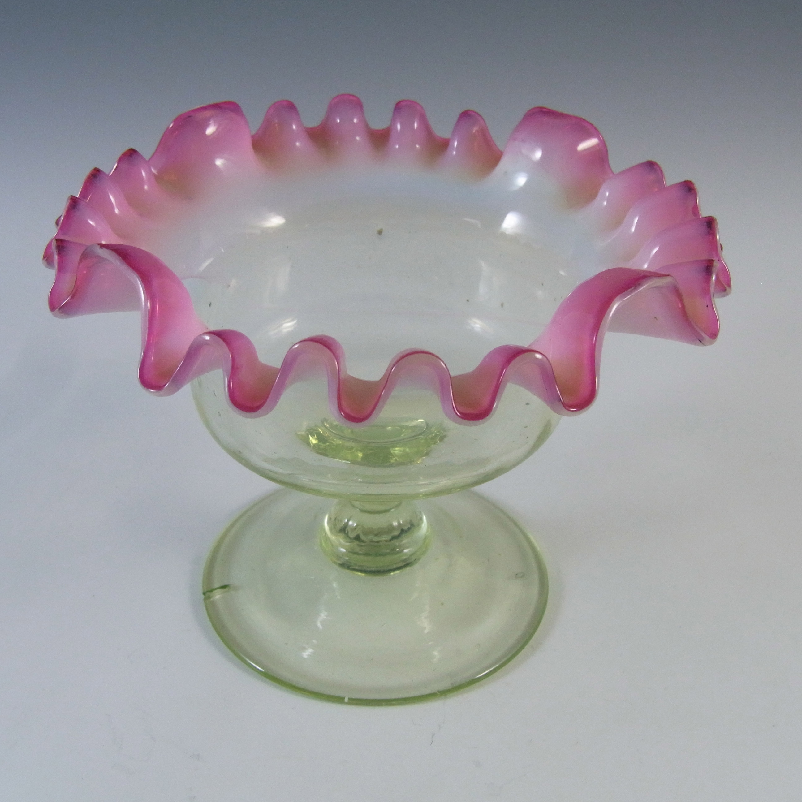 (image for) Victorian Vaseline / Uranium Opalescent Pink & Green Glass Bowl - Click Image to Close