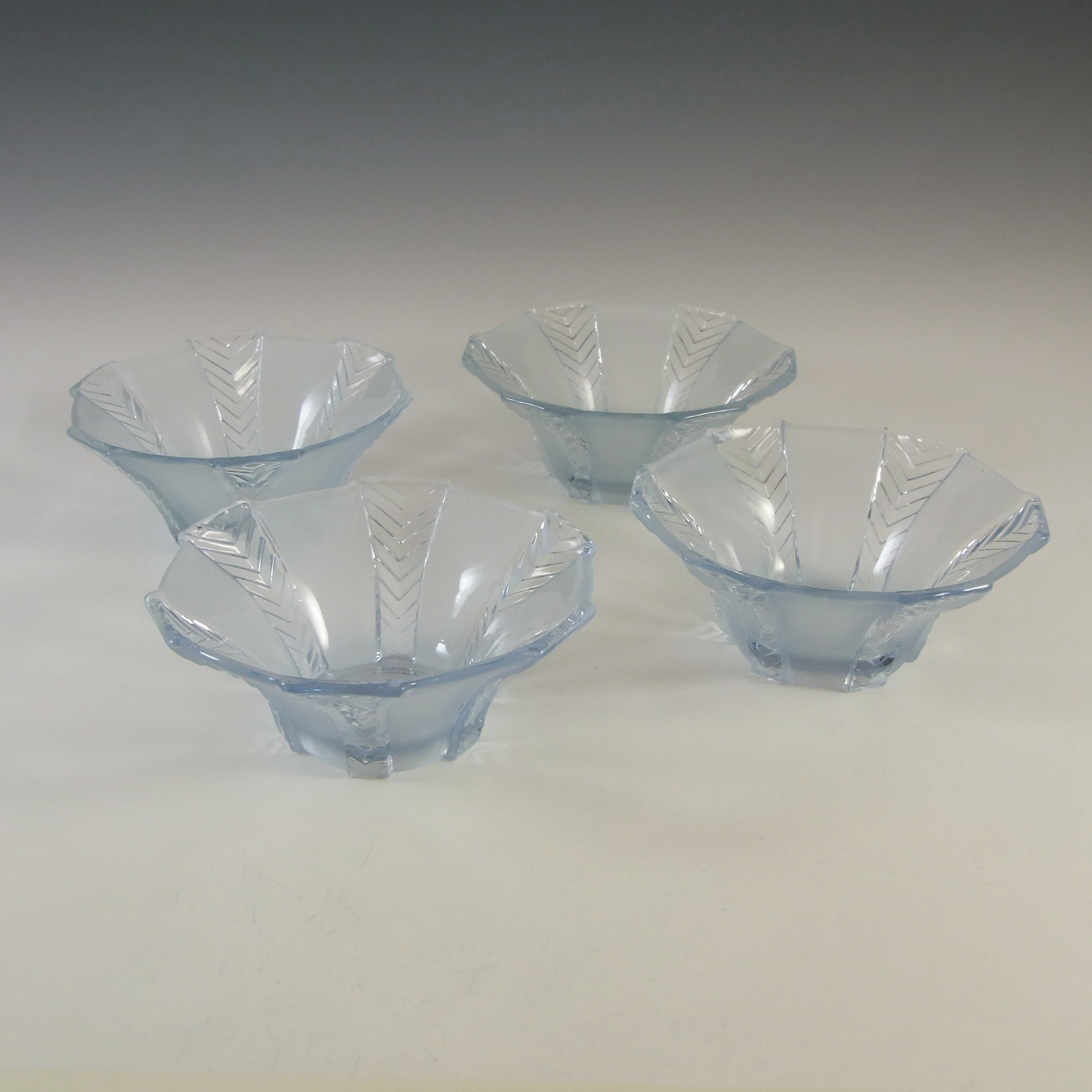 Walther & Söhne Set of 4 Art Deco Blue Glass 'Athene' Bowls - Click Image to Close