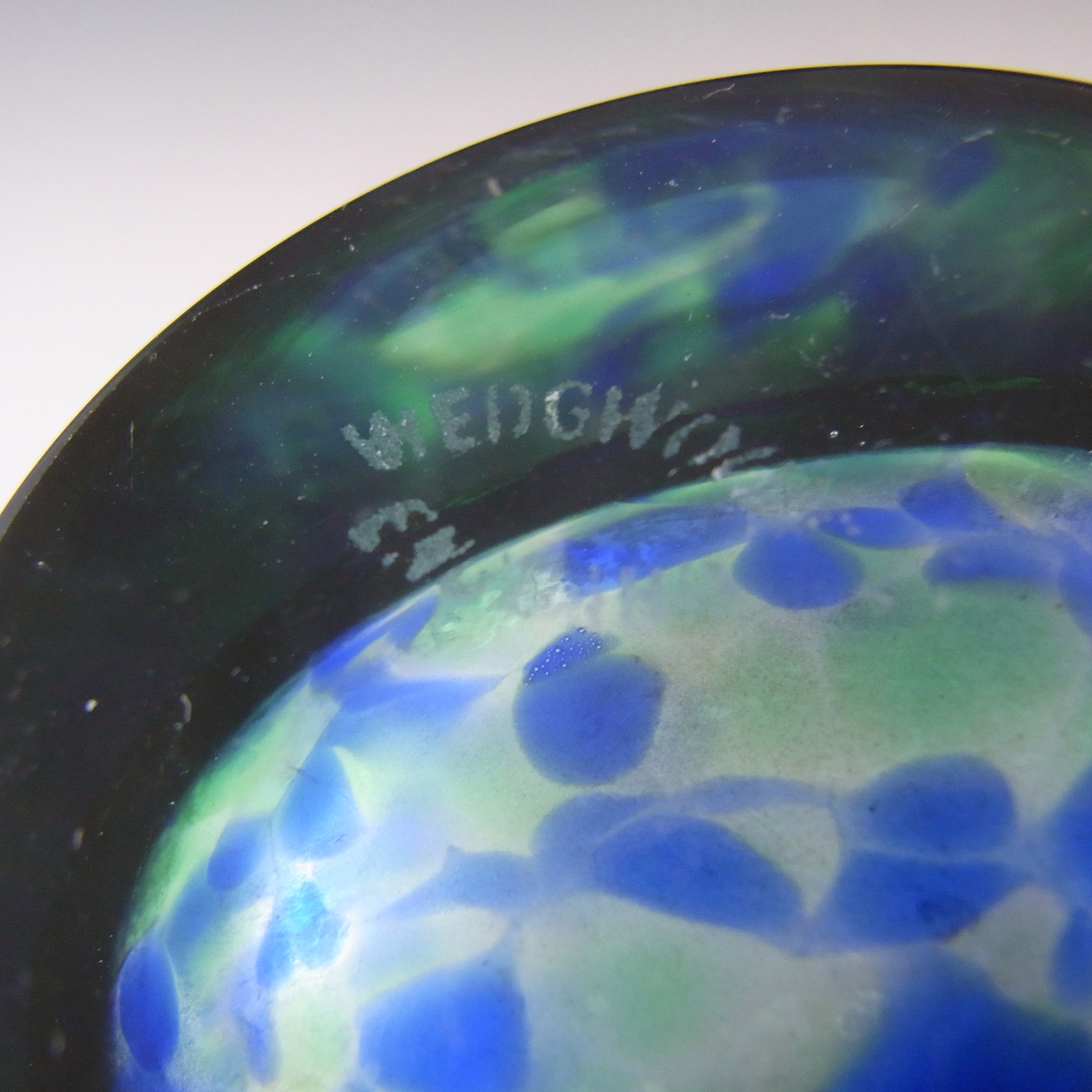 MARKED Wedgwood/Stennett-Willson Blue & Green Speckled Glass Vase - Click Image to Close