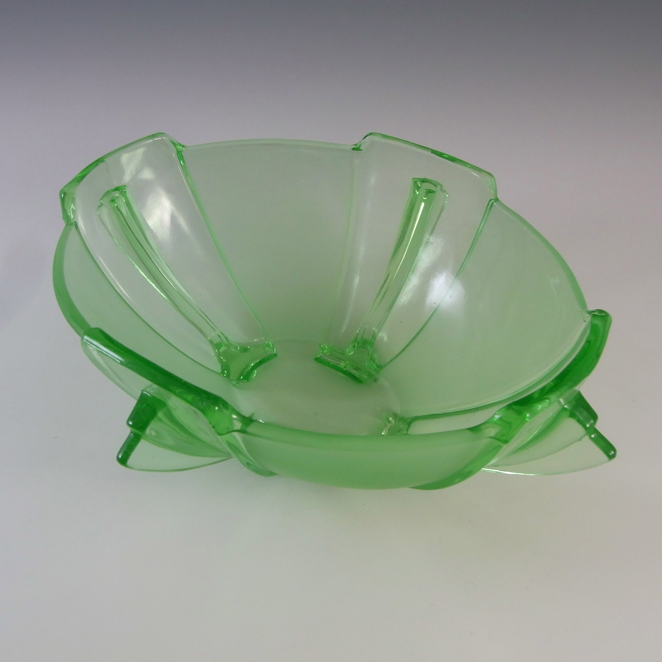 (image for) Stölzle #19279 Czech Art Deco Uranium Green Glass Bowl - Click Image to Close