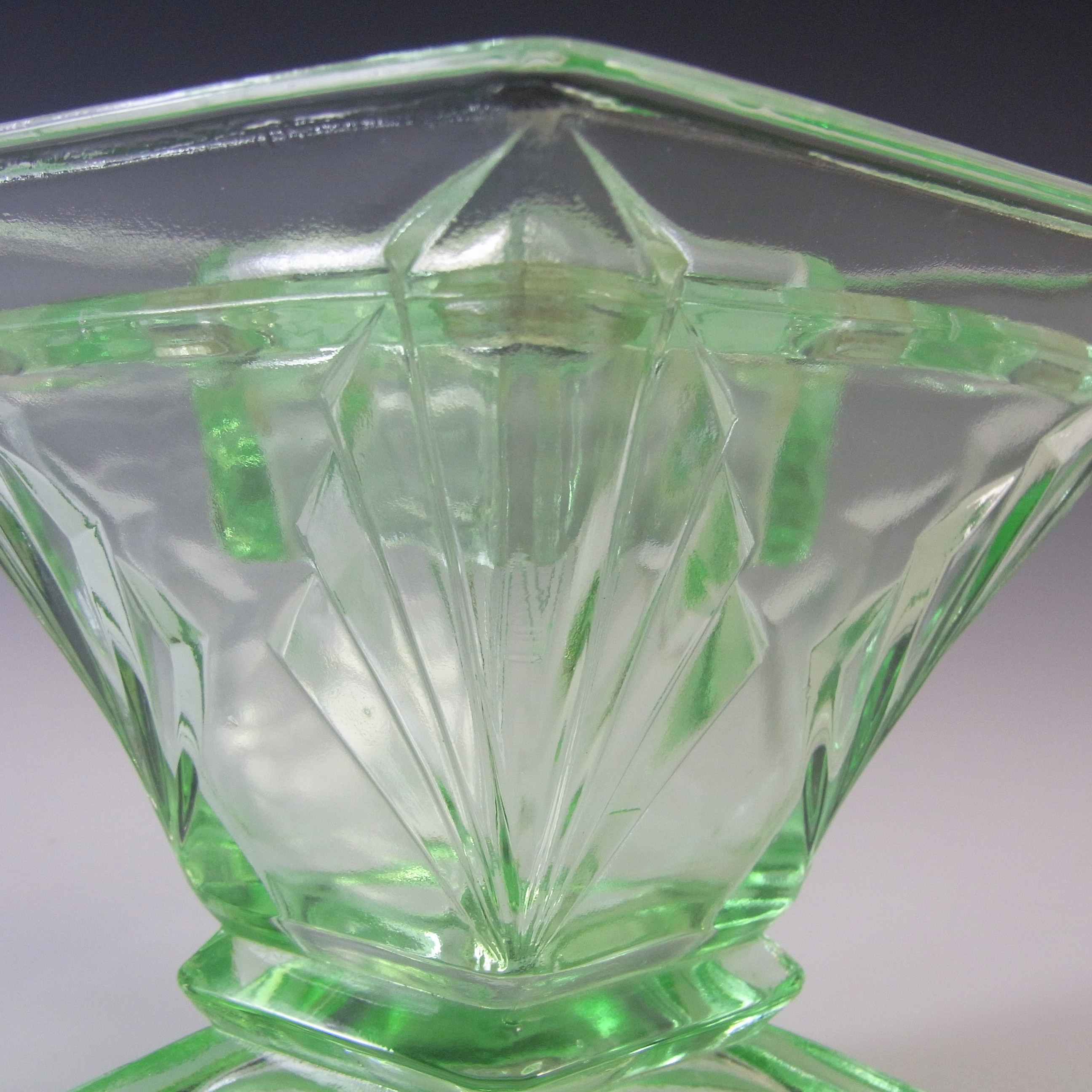 (image for) Bagley #3180 Art Deco Vintage Green Glass 'Spinette' Vase - Click Image to Close