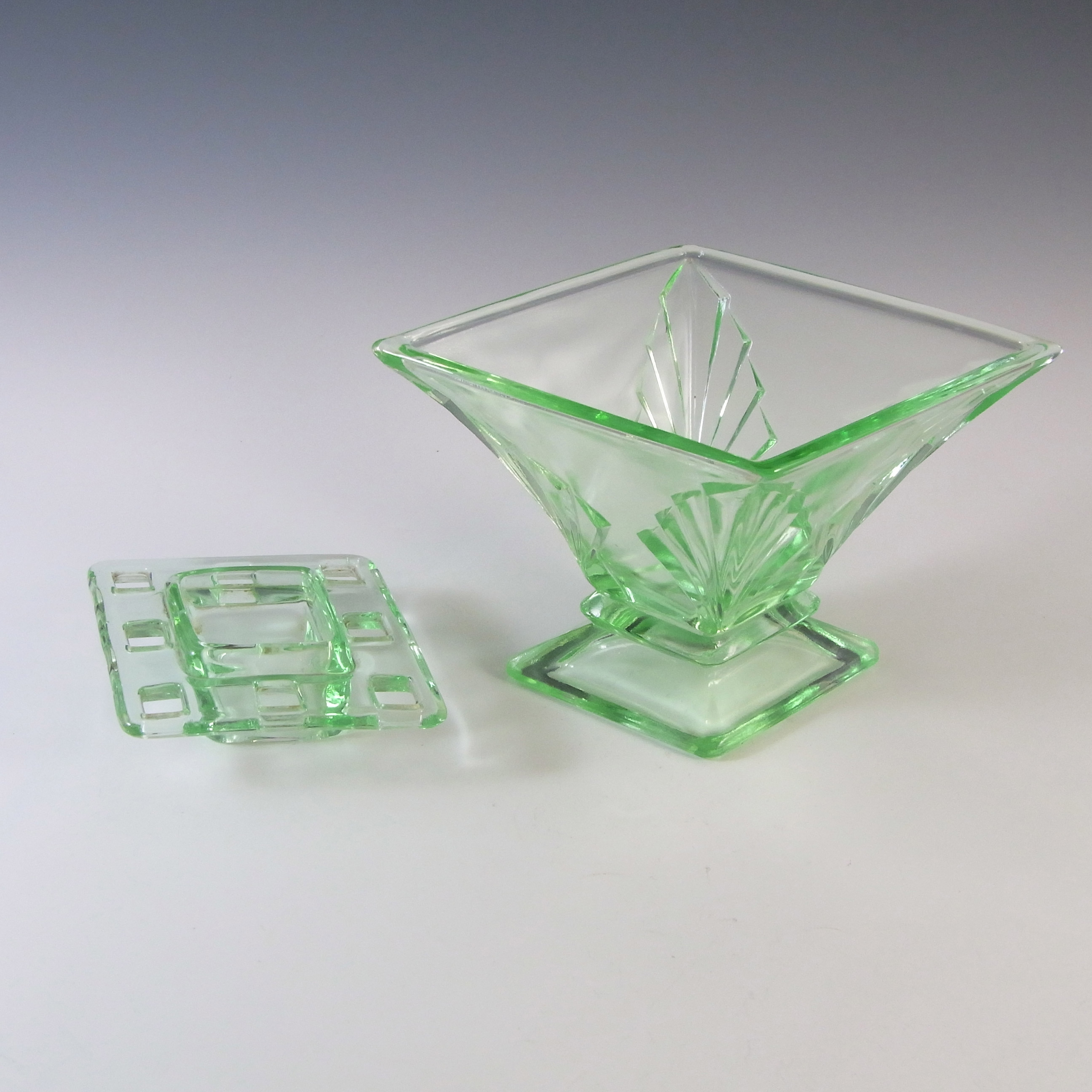 Bagley #3180 Art Deco Vintage Green Glass 'Spinette' Vase - Click Image to Close