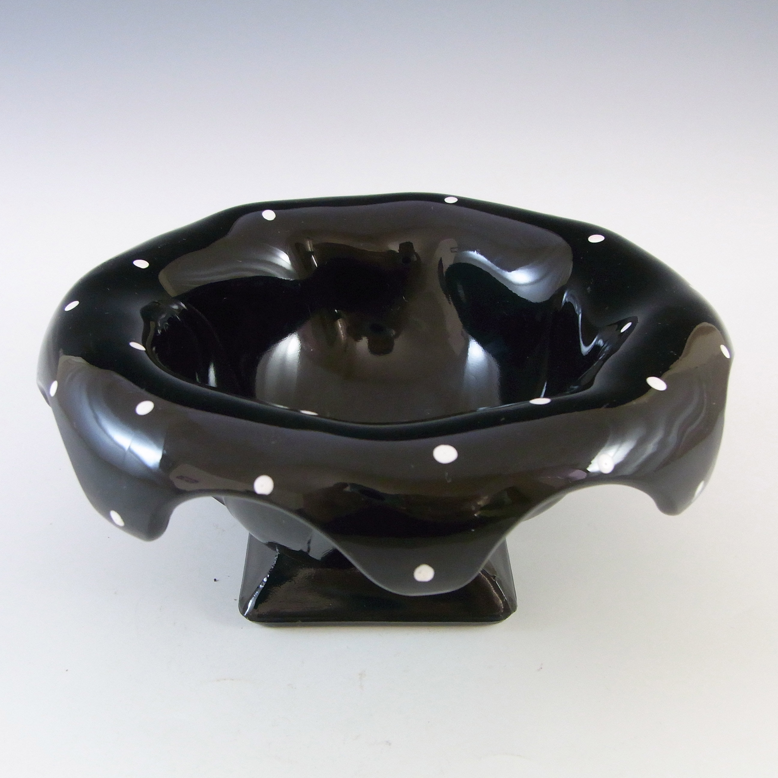 Bagley #3061 Art Deco Polkadot Black Glass 'Equinox' Posy Bowl - Click Image to Close