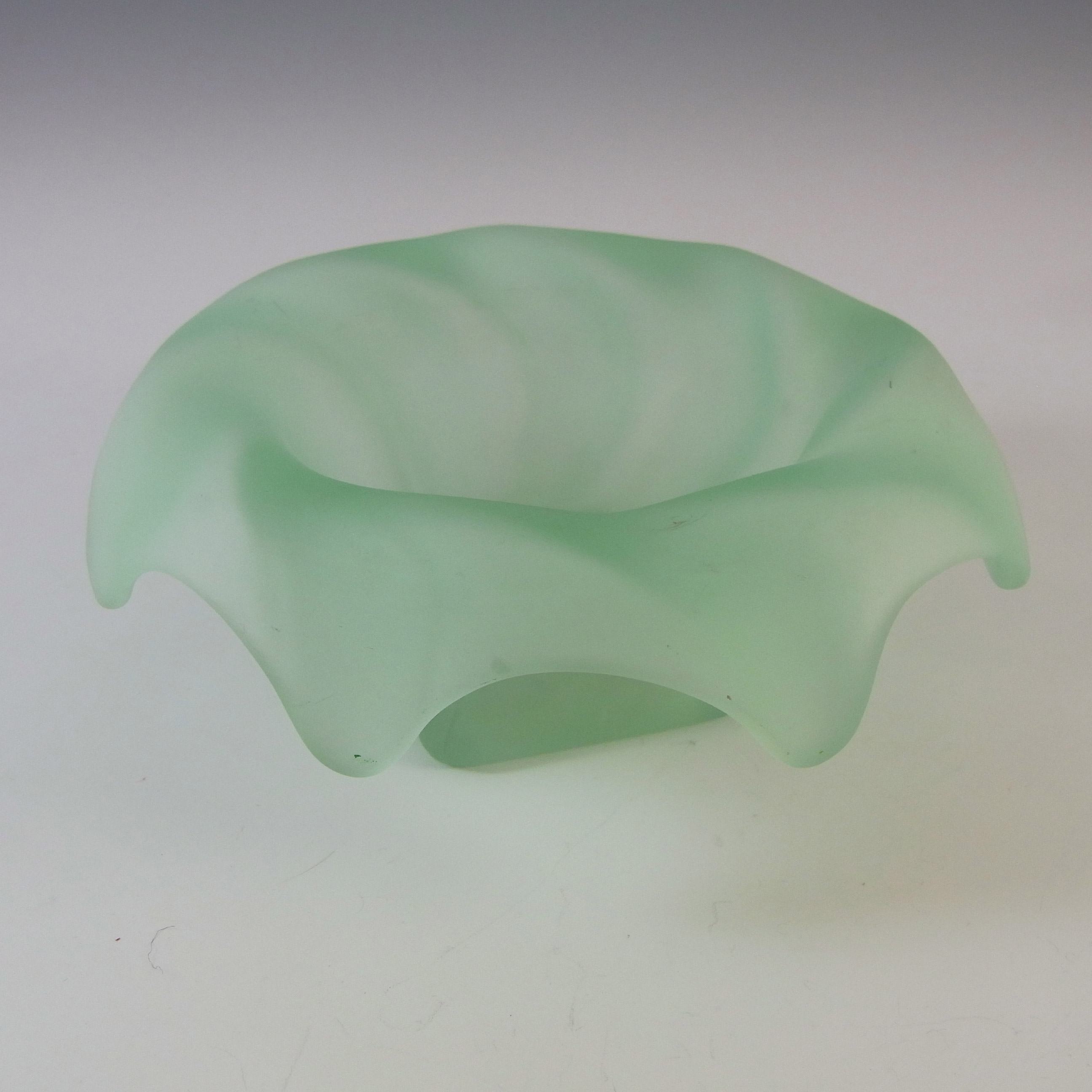 Bagley #3061 Art Deco Frosted Green Glass 'Equinox' Posy Bowl - Click Image to Close