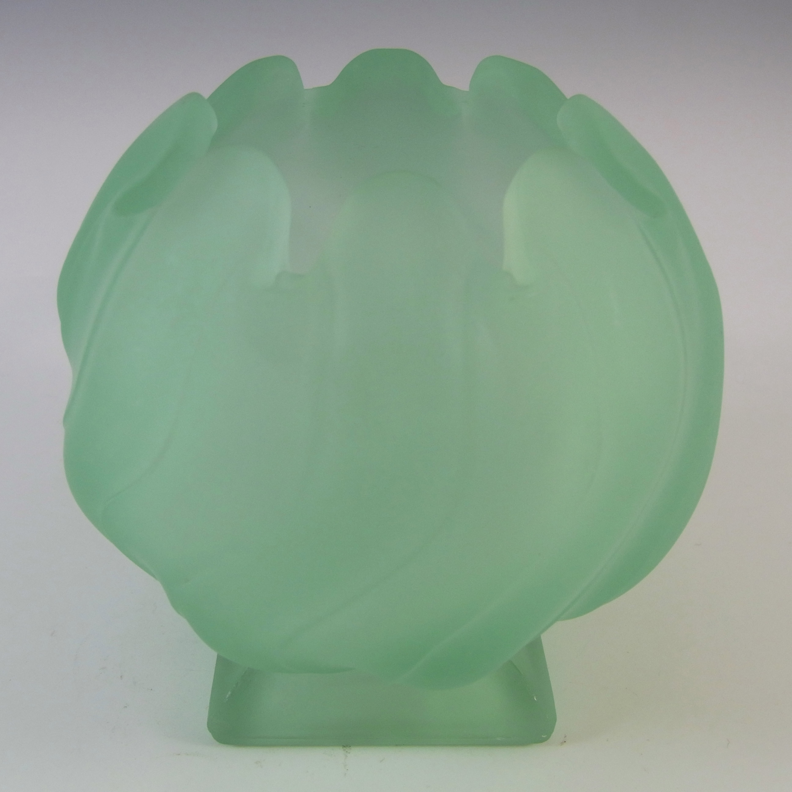 Bagley #3061 Art Deco Frosted Green Glass 'Equinox' Posy Vase - Click Image to Close