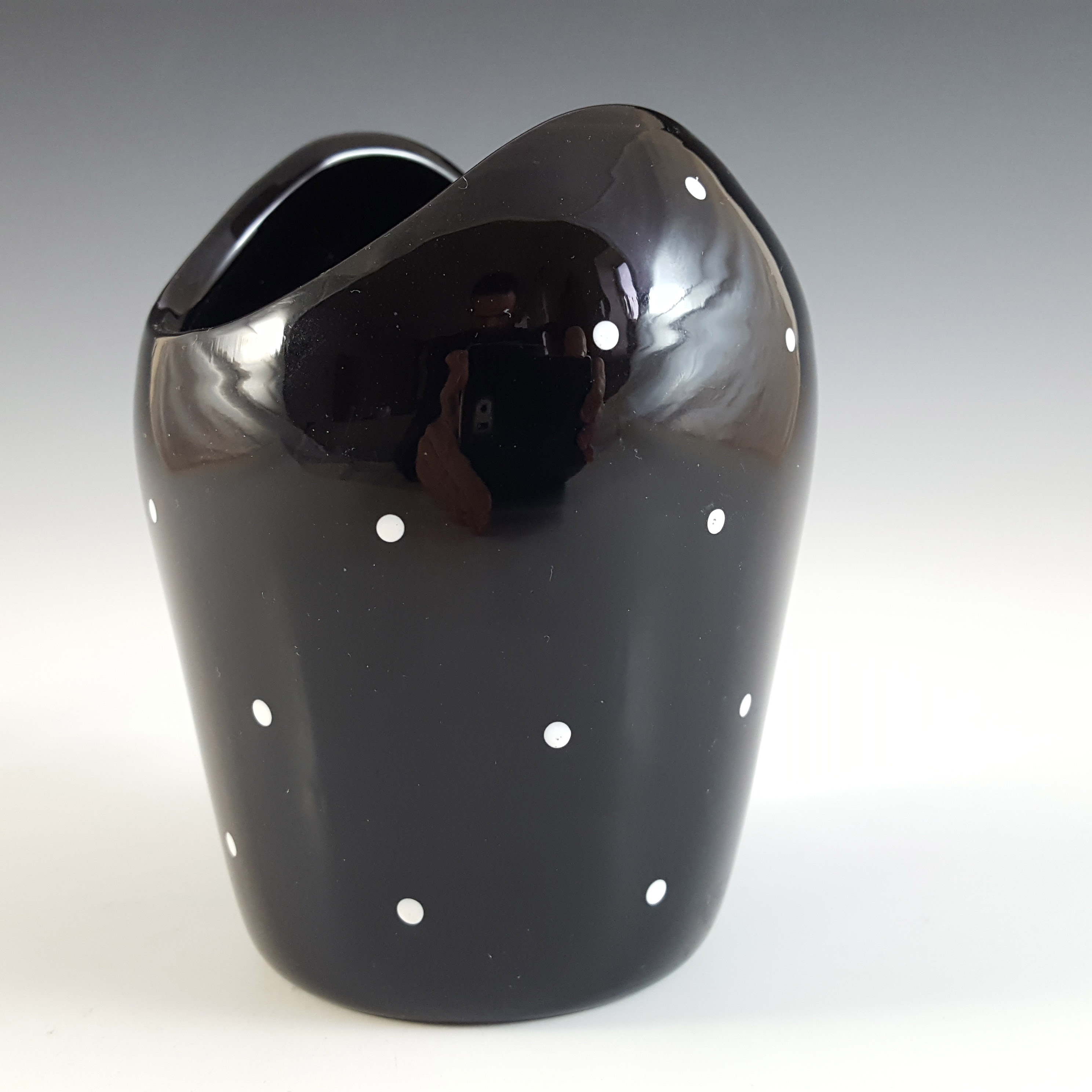(image for) Bagley #3206 Art Deco Polkadot Black Glass 'Ocean' Posy Vase - Click Image to Close