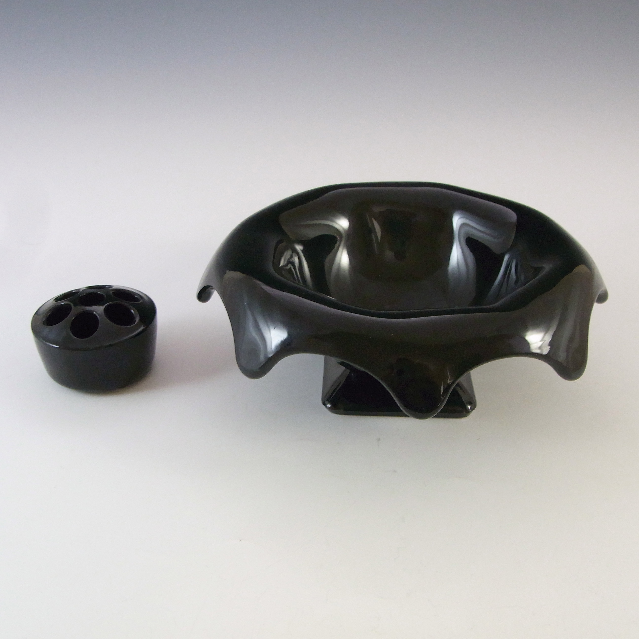(image for) Bagley #3061 Art Deco Jetique Black Glass 'Equinox' Posy Bowl - Click Image to Close