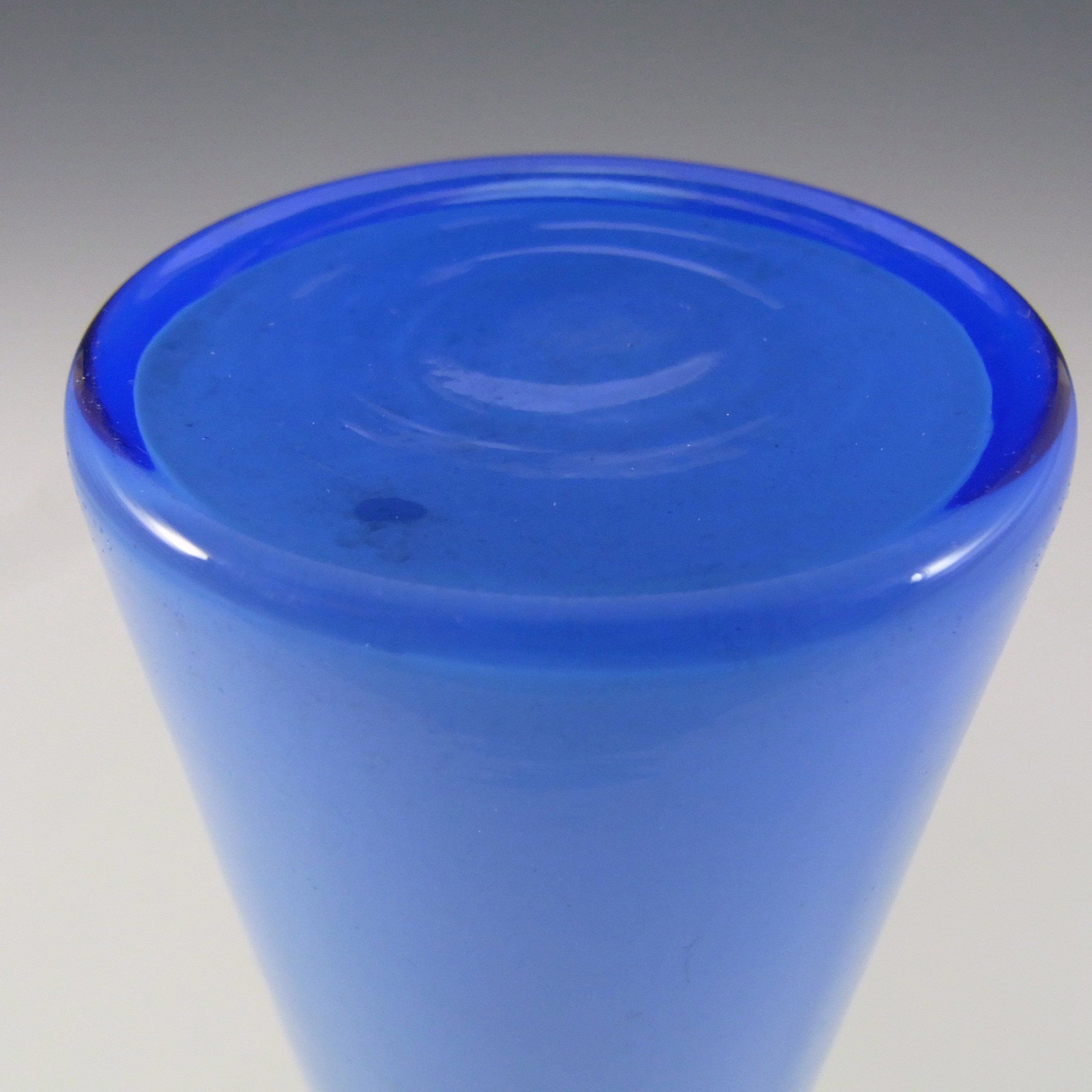 Empoli Retro Italian Blue Vintage Cased Glass Vase - Click Image to Close