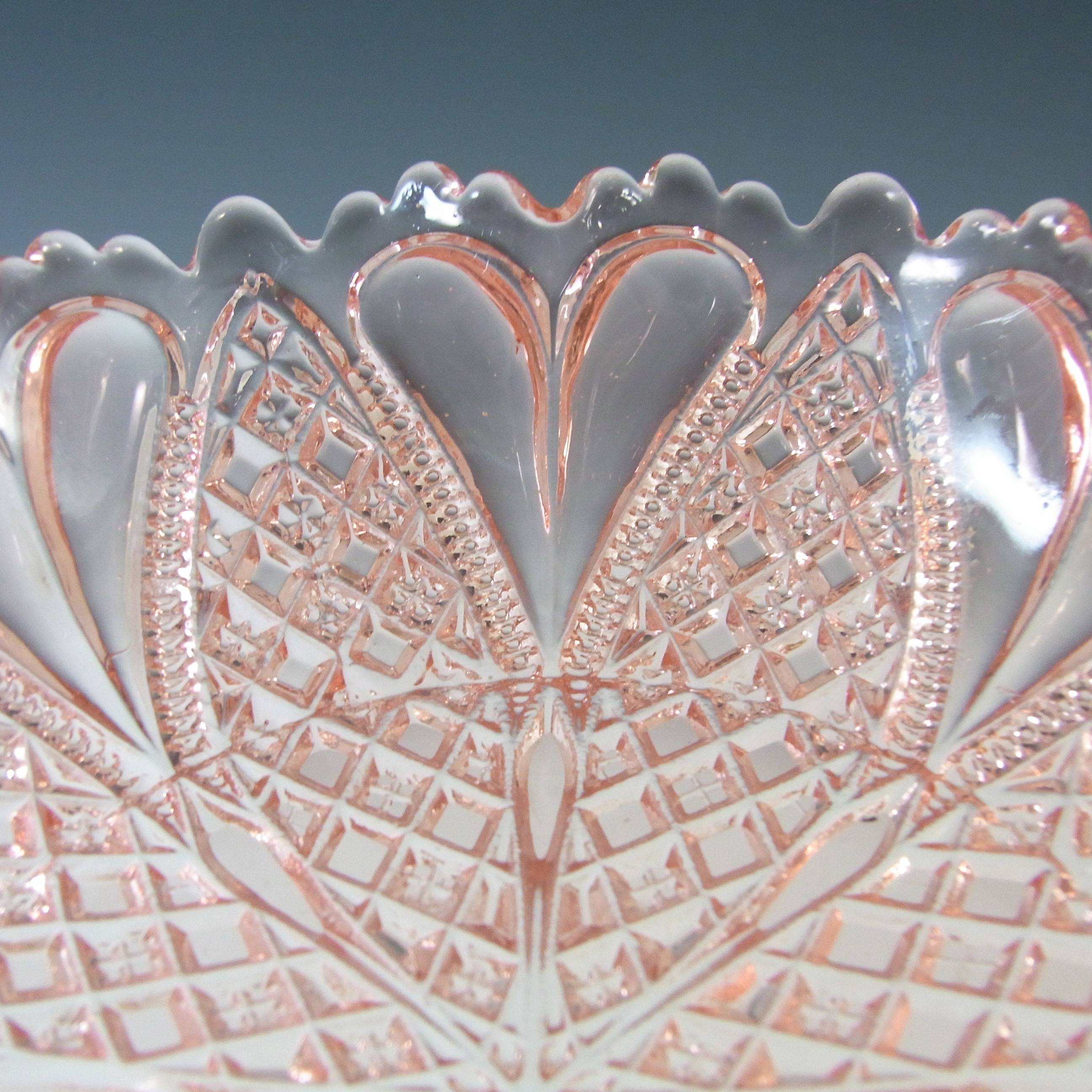 Davidson Victorian Pink Pressed Glass 'William & Mary' Bowl - Click Image to Close