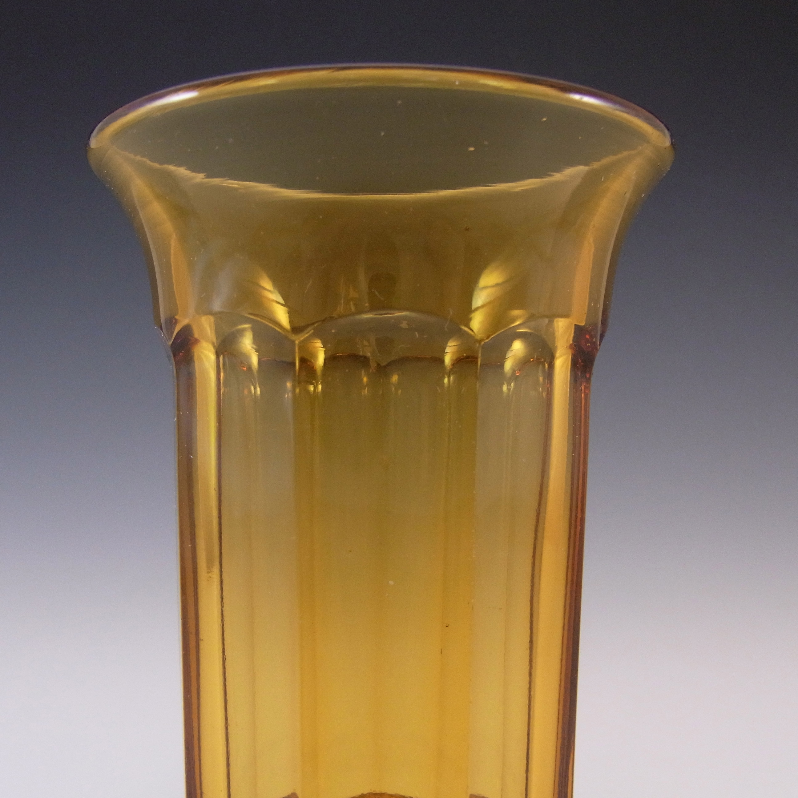 Davidson Vintage Art Deco Amber Glass Vase #279 - Click Image to Close