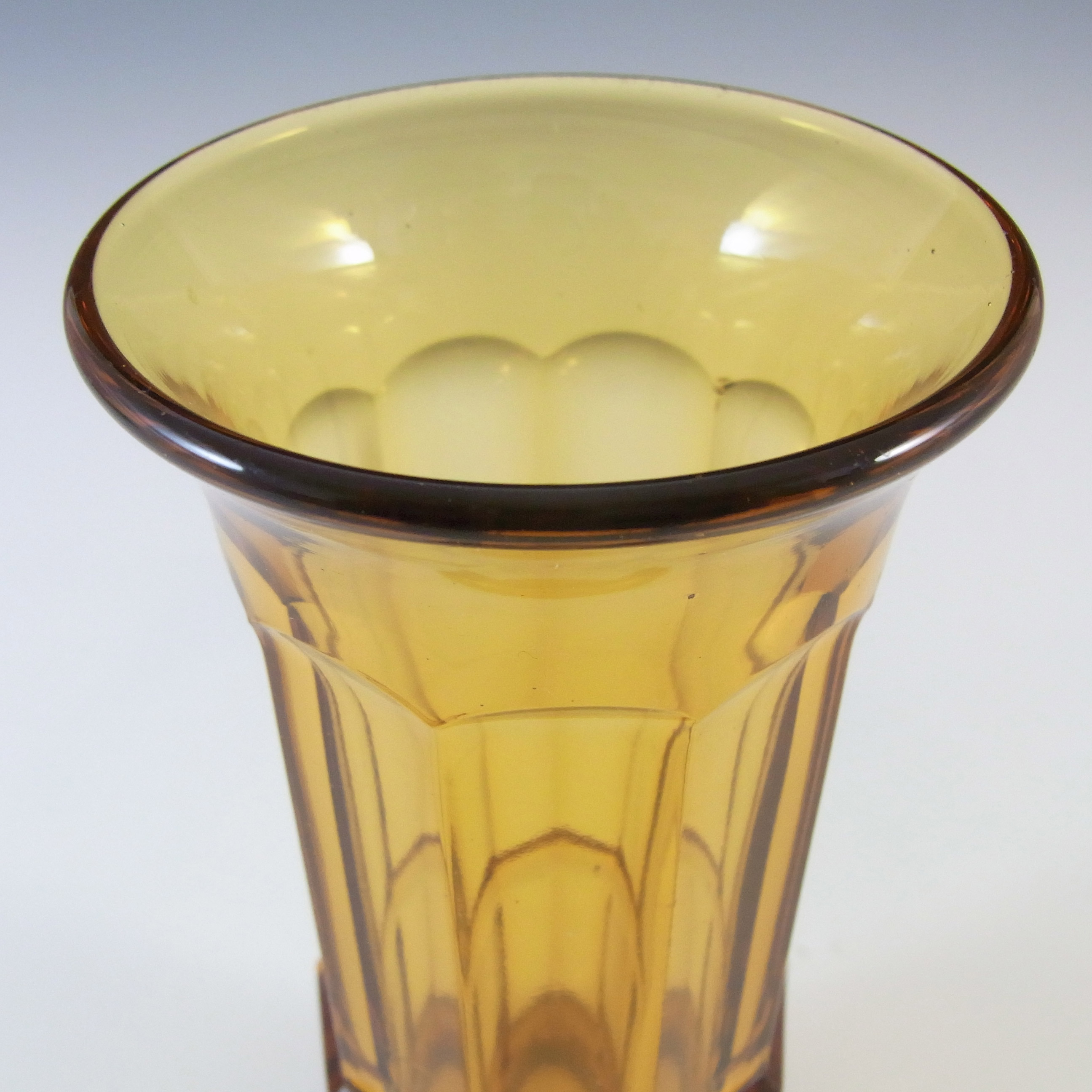 (image for) Davidson Vintage Art Deco Amber Glass Vase #279 - Click Image to Close