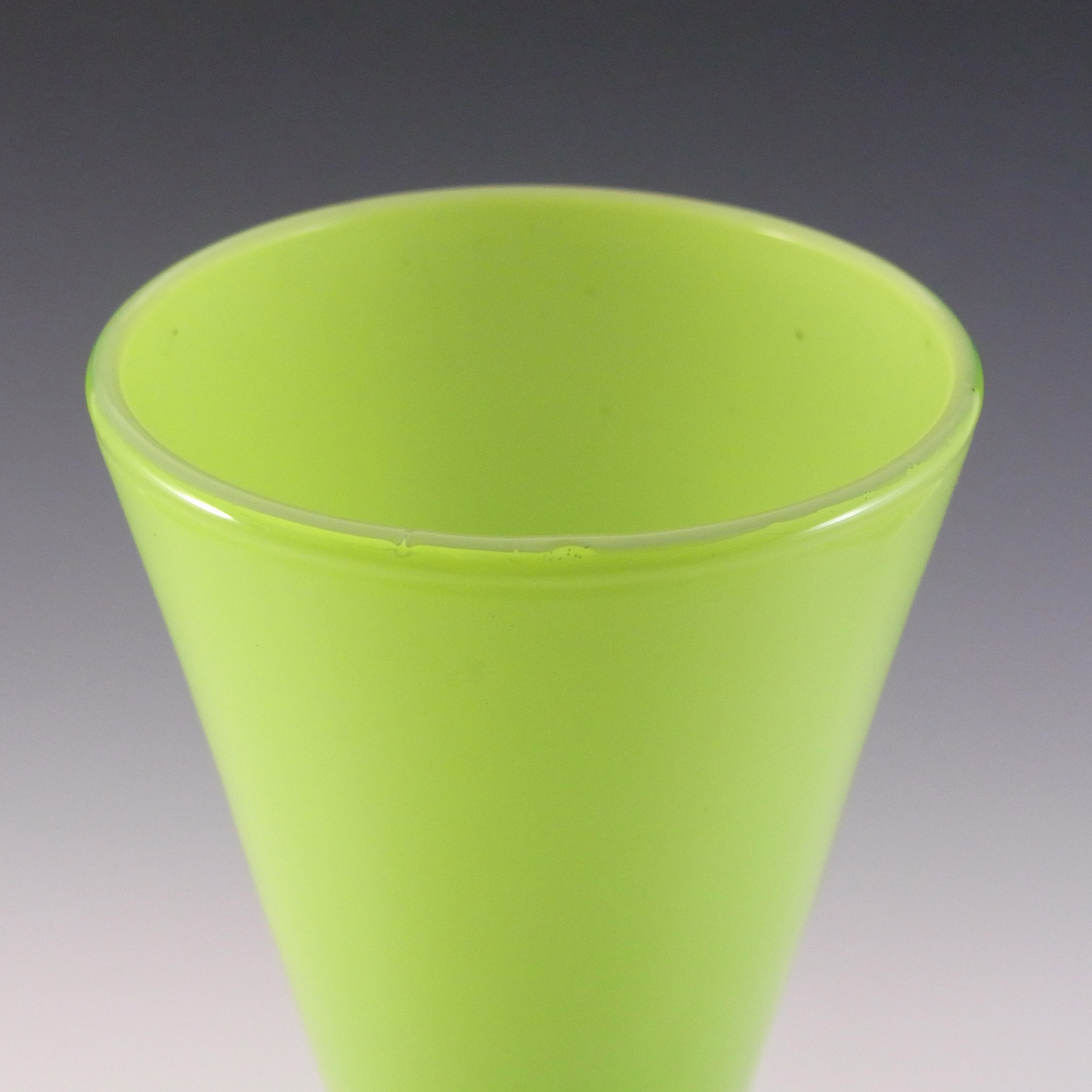 Empoli Italian Scandinavian Style Green Cased Glass Vase - Click Image to Close