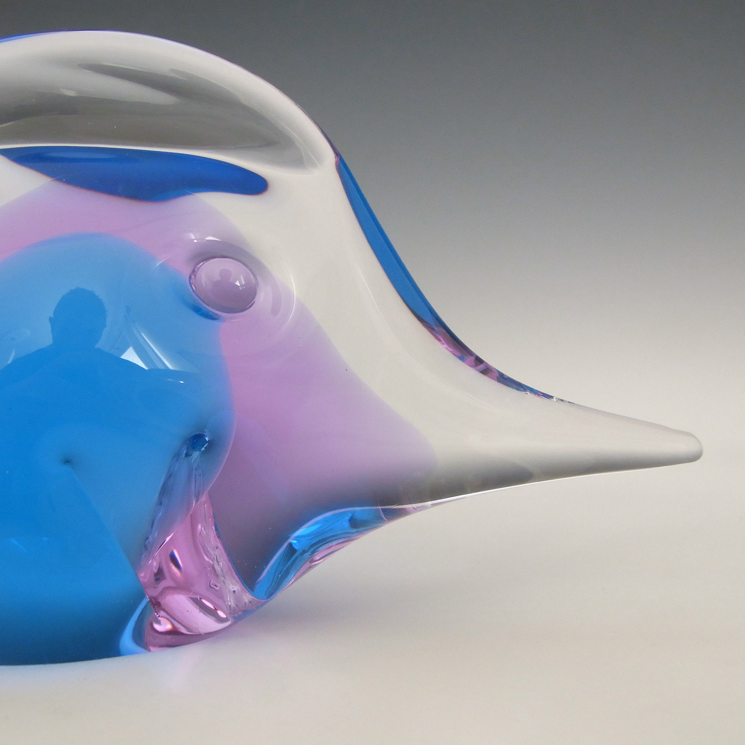 (image for) SIGNED FM Konstglas Neodymium Lilac & Blue Glass Fish B852 - Click Image to Close