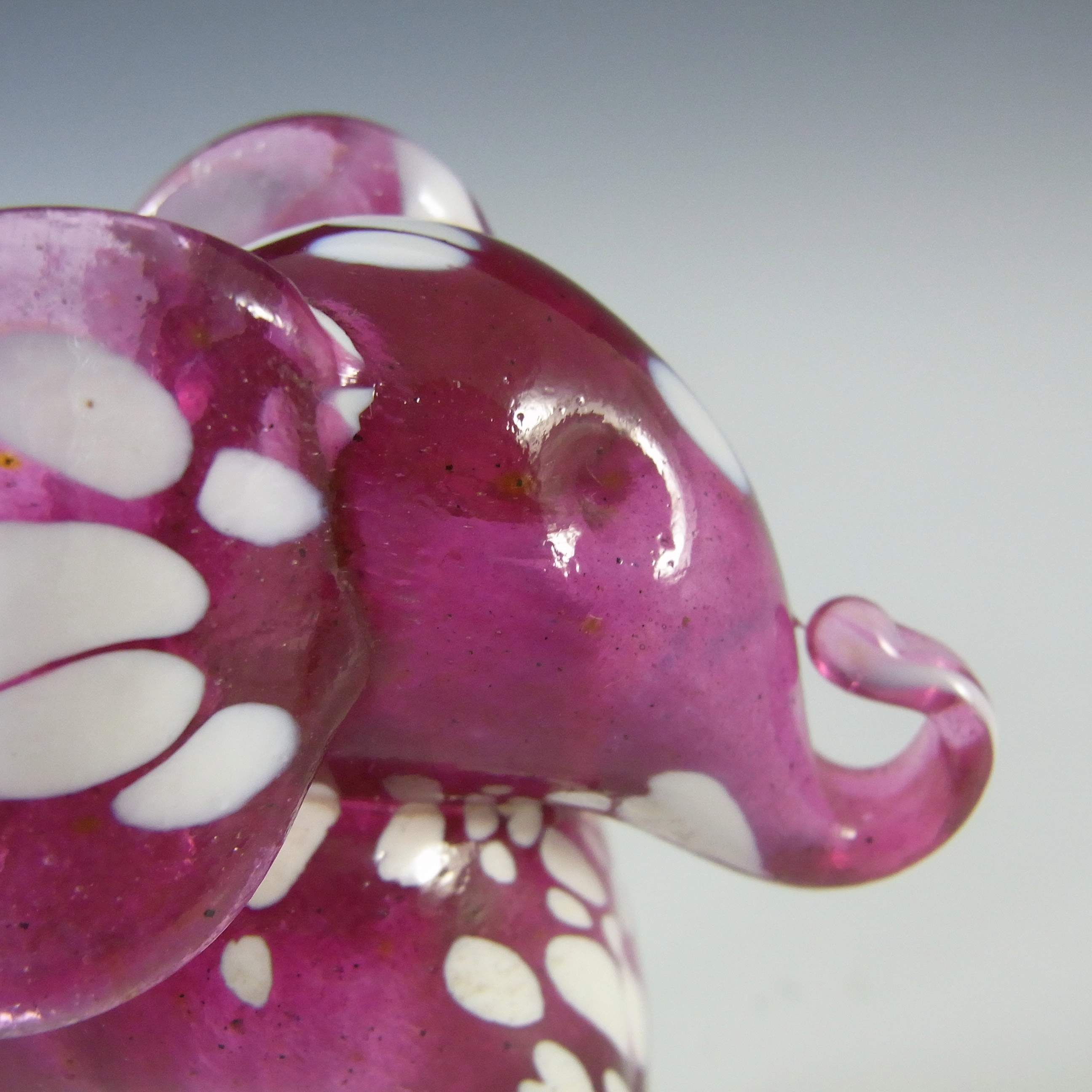 (image for) SIGNED Gozo Maltese Pink & White Glass Elephant Sculpture - Click Image to Close