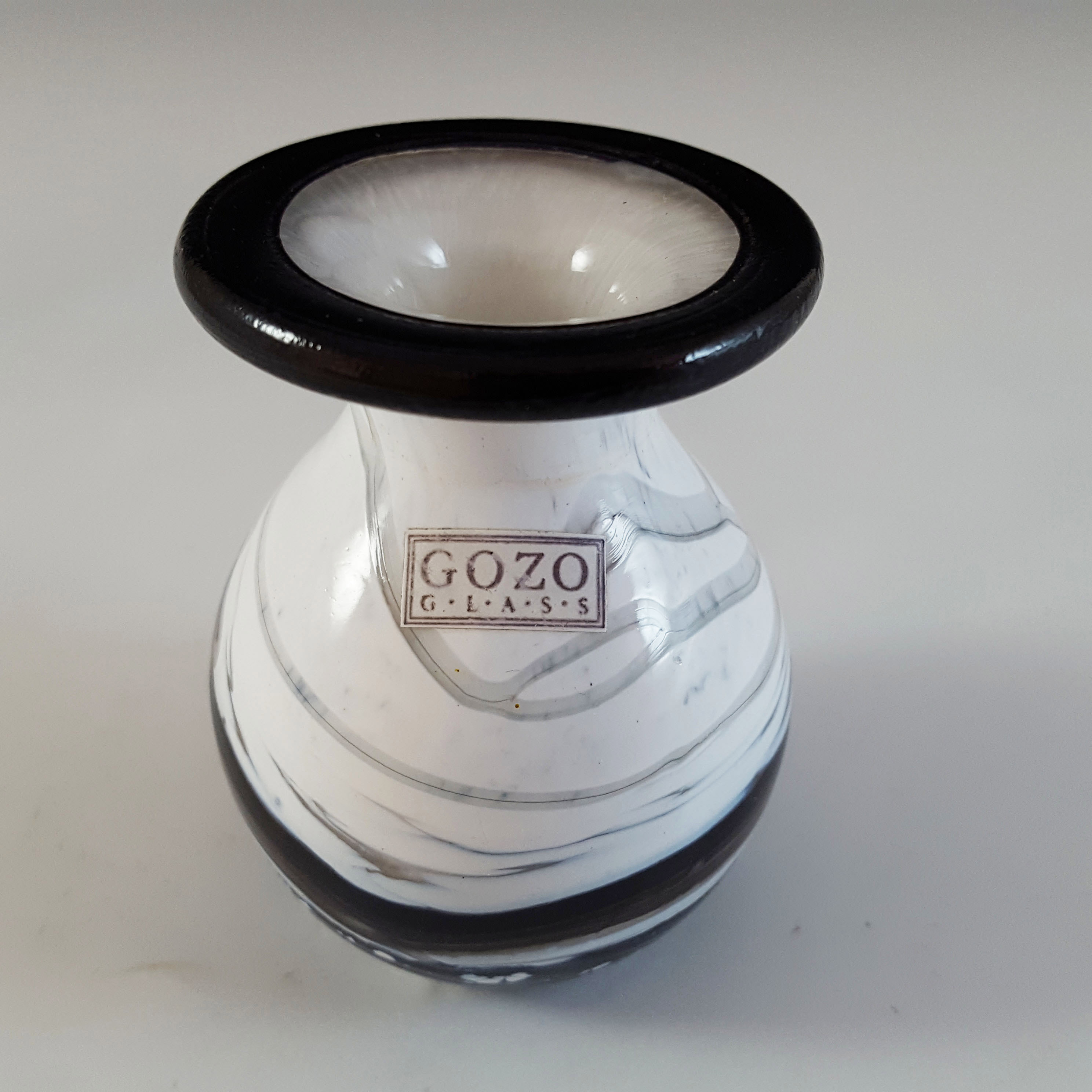 (image for) SIGNED + LABELLED Gozo Maltese Black & White Glass 'Noir' Vase - Click Image to Close