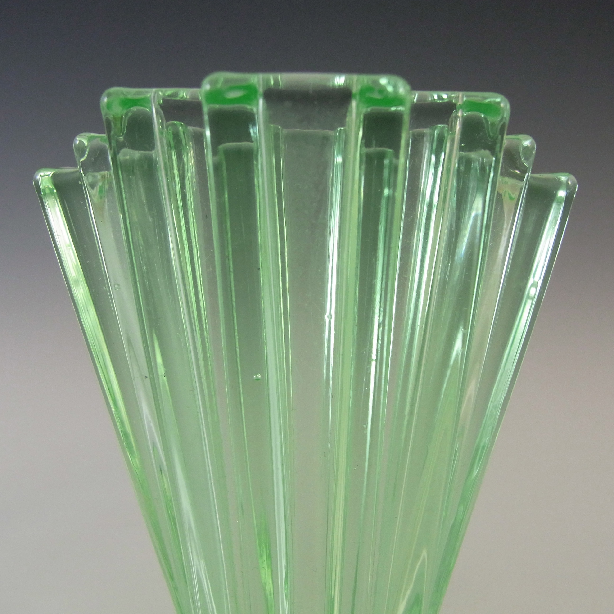 (image for) Bagley #334 Pair of Art Deco 4" Green Glass 'Grantham' Vases - Click Image to Close