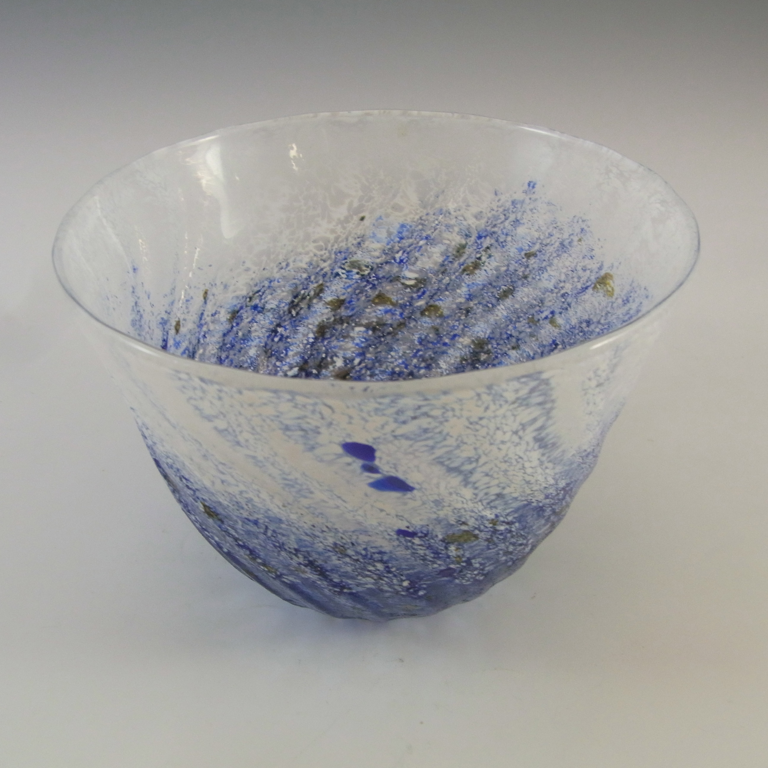 SIGNED Gusum Blue & White Swedish Glass Bowl by Milan Vobruba - Click Image to Close