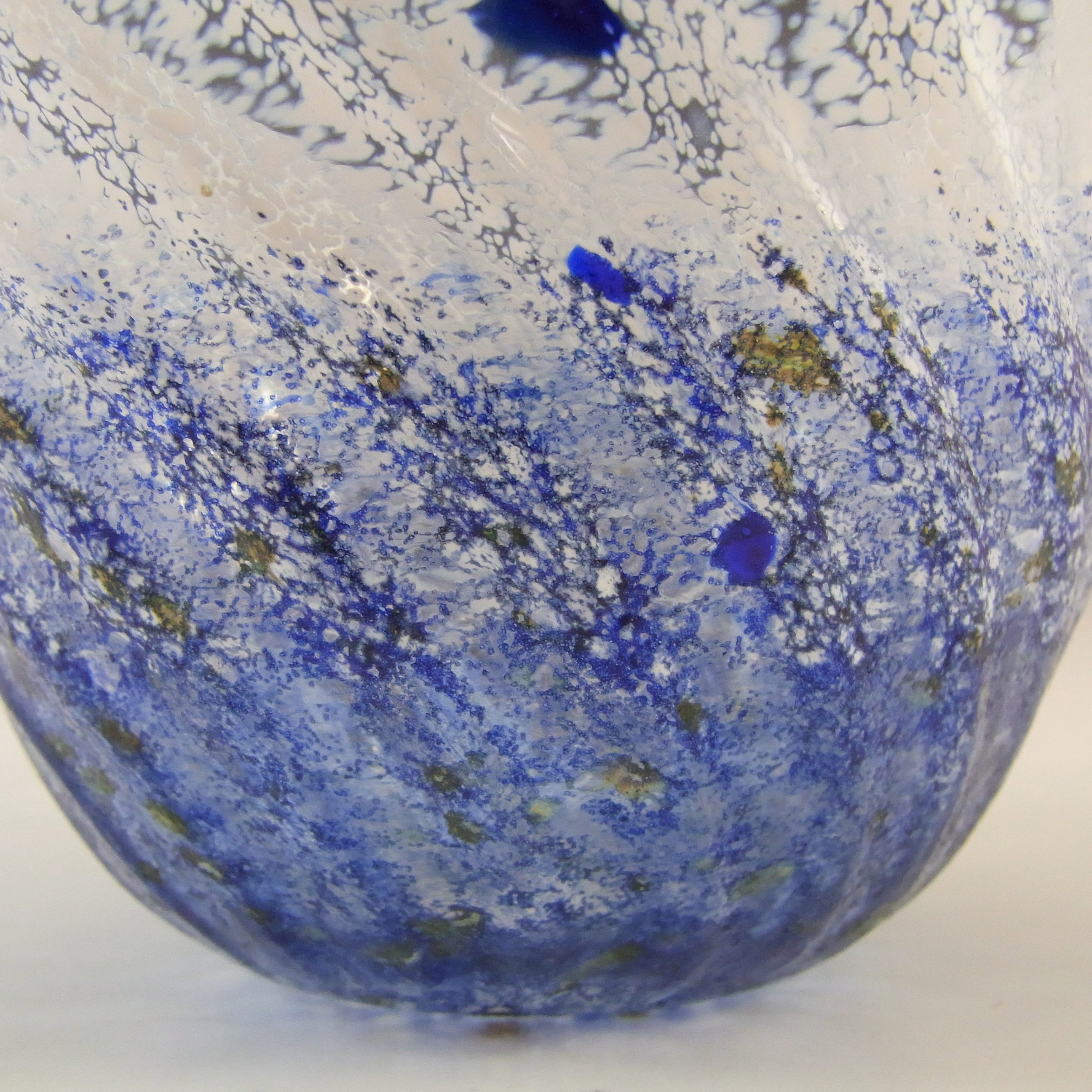 (image for) SIGNED Gusum Blue & White Swedish Glass Bowl by Milan Vobruba - Click Image to Close