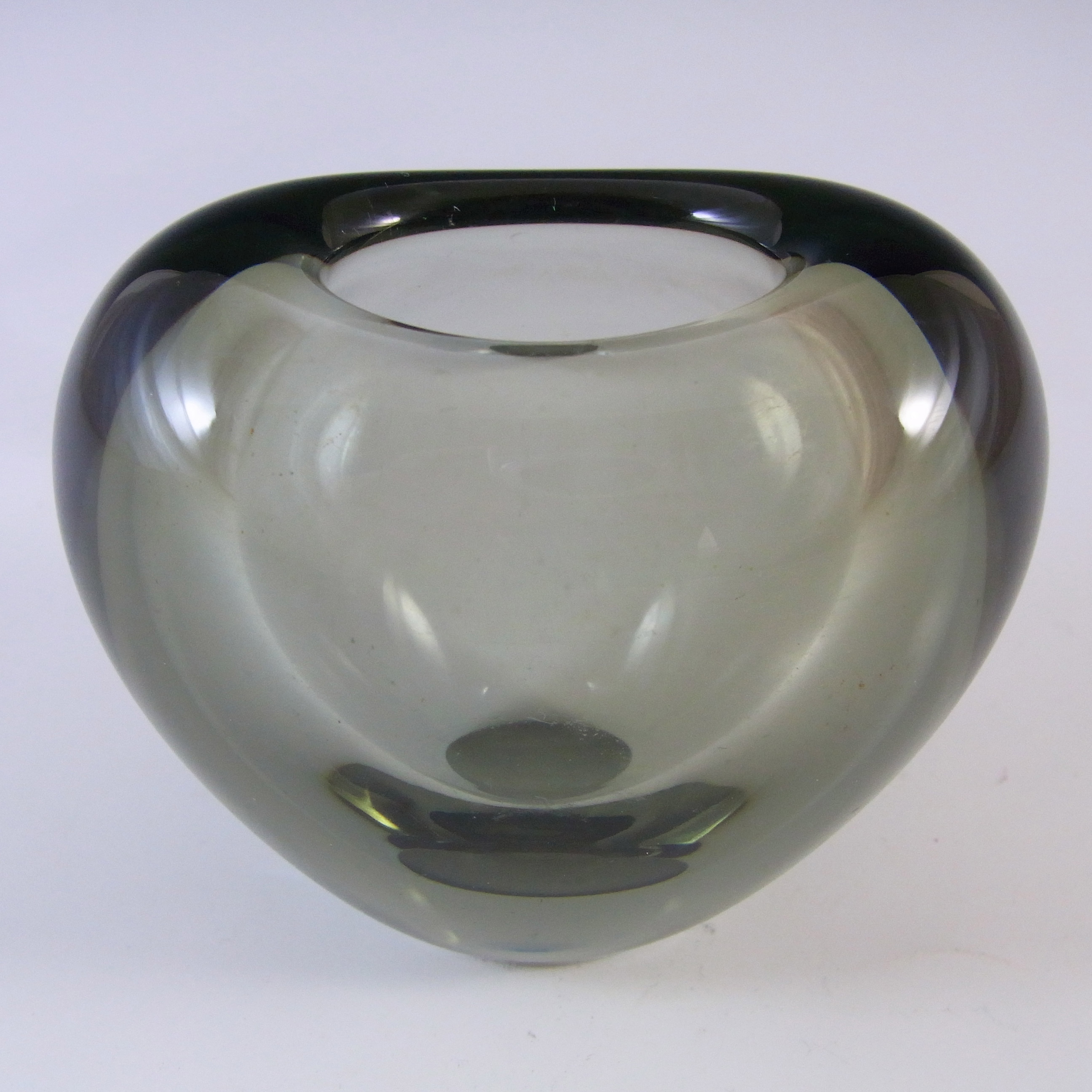 (image for) Holmegaard #15732 Per Lutken 'Smoke' Glass 'Minuet' Vase - Signed - Click Image to Close