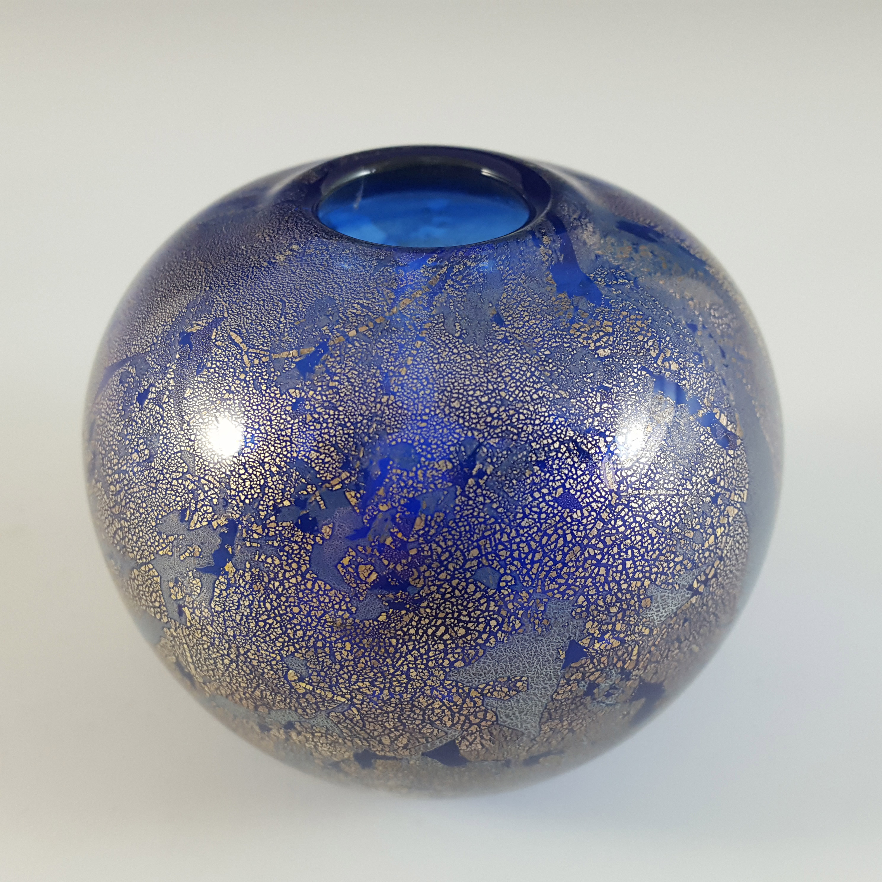 (image for) Isle of Wight Studio / Harris 'Azurene Blue' Glass Globe Vase - Click Image to Close