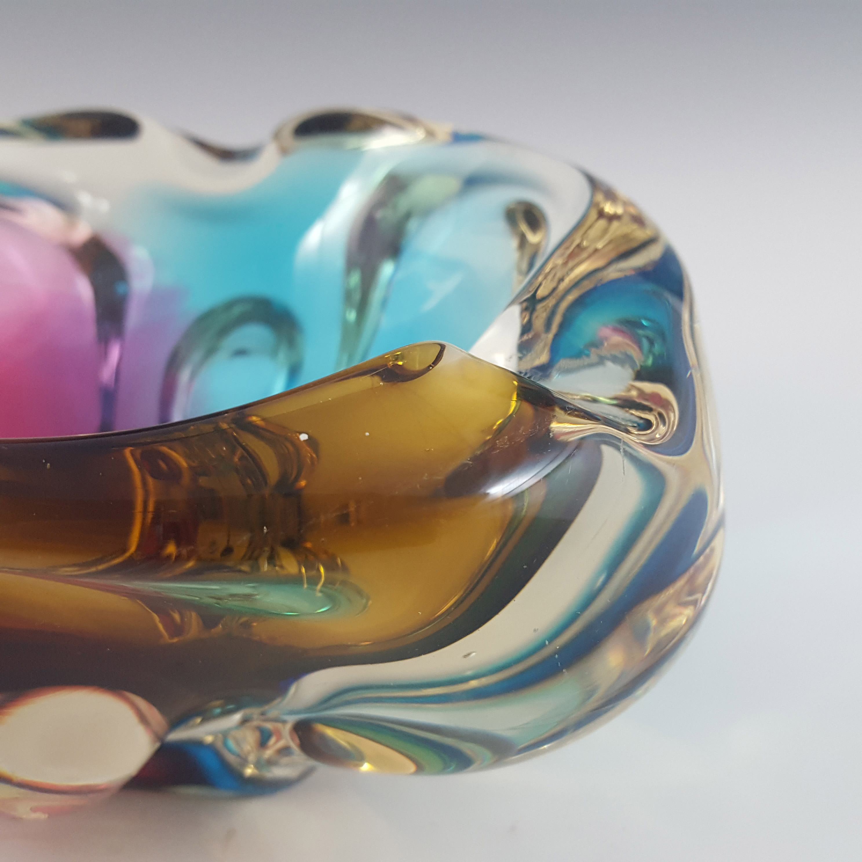 Sanyu Japanese Amber, Pink & Blue Glass "Fantasy" Bowl - Click Image to Close