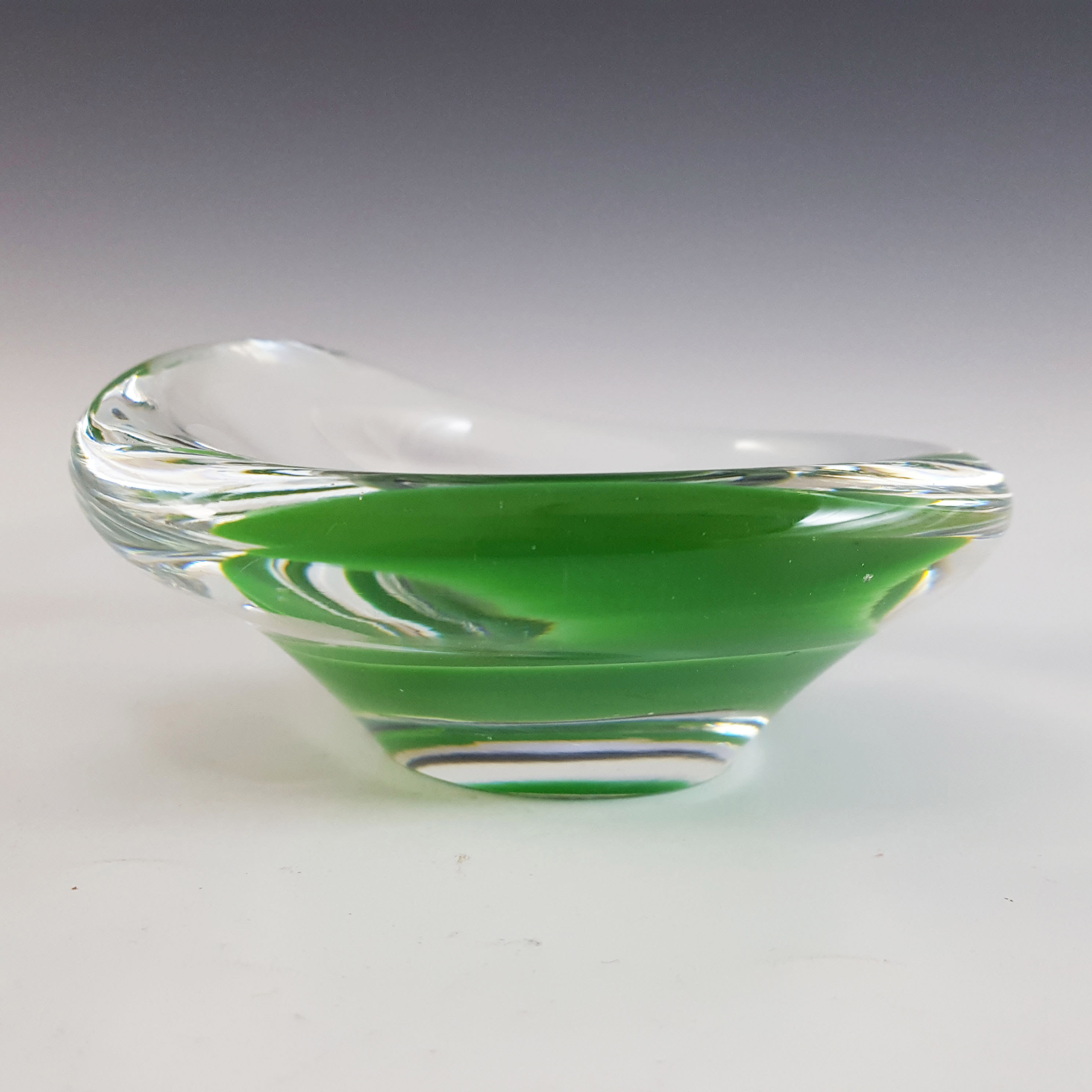 (image for) SIGNED Kosta Boda Green Glass Bowl by Vicke Lindstrand #1128 - Click Image to Close