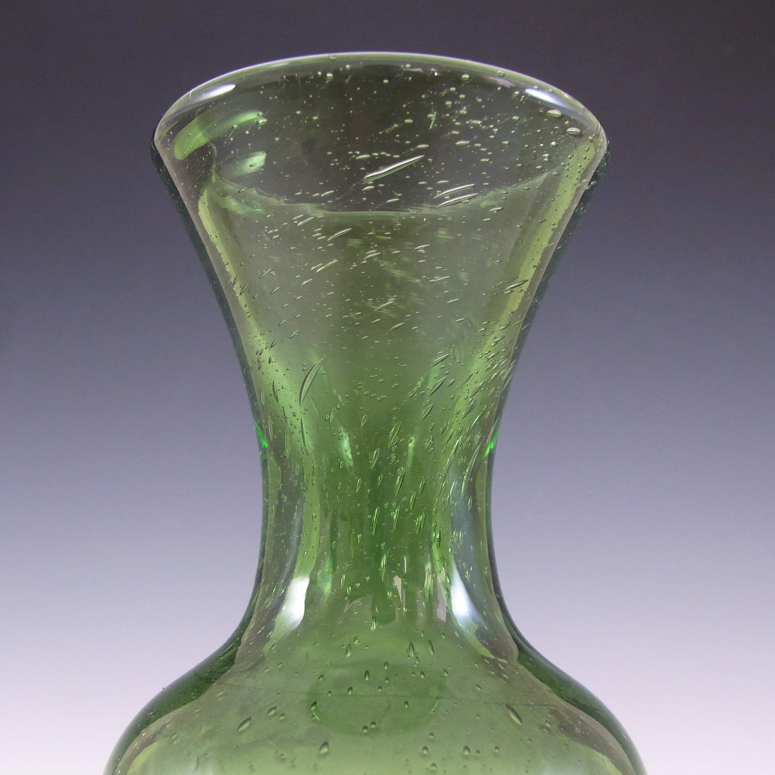 SIGNED Kosta Boda Bubbly Green Glass Vase Erik Hoglund #H525 - Click Image to Close