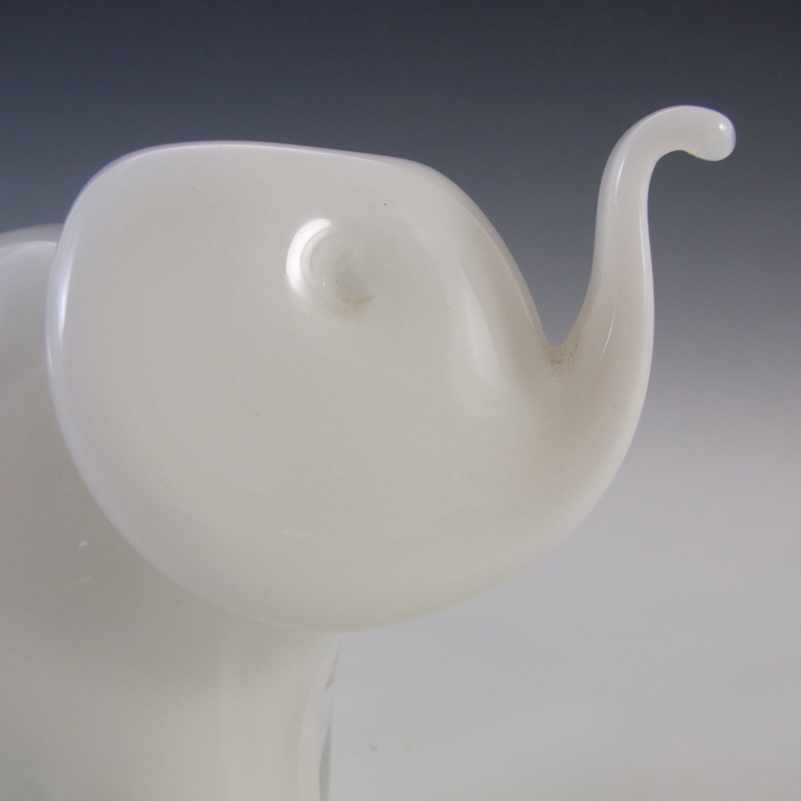 (image for) MARKED Langham Vintage British White Glass Elephant - Click Image to Close