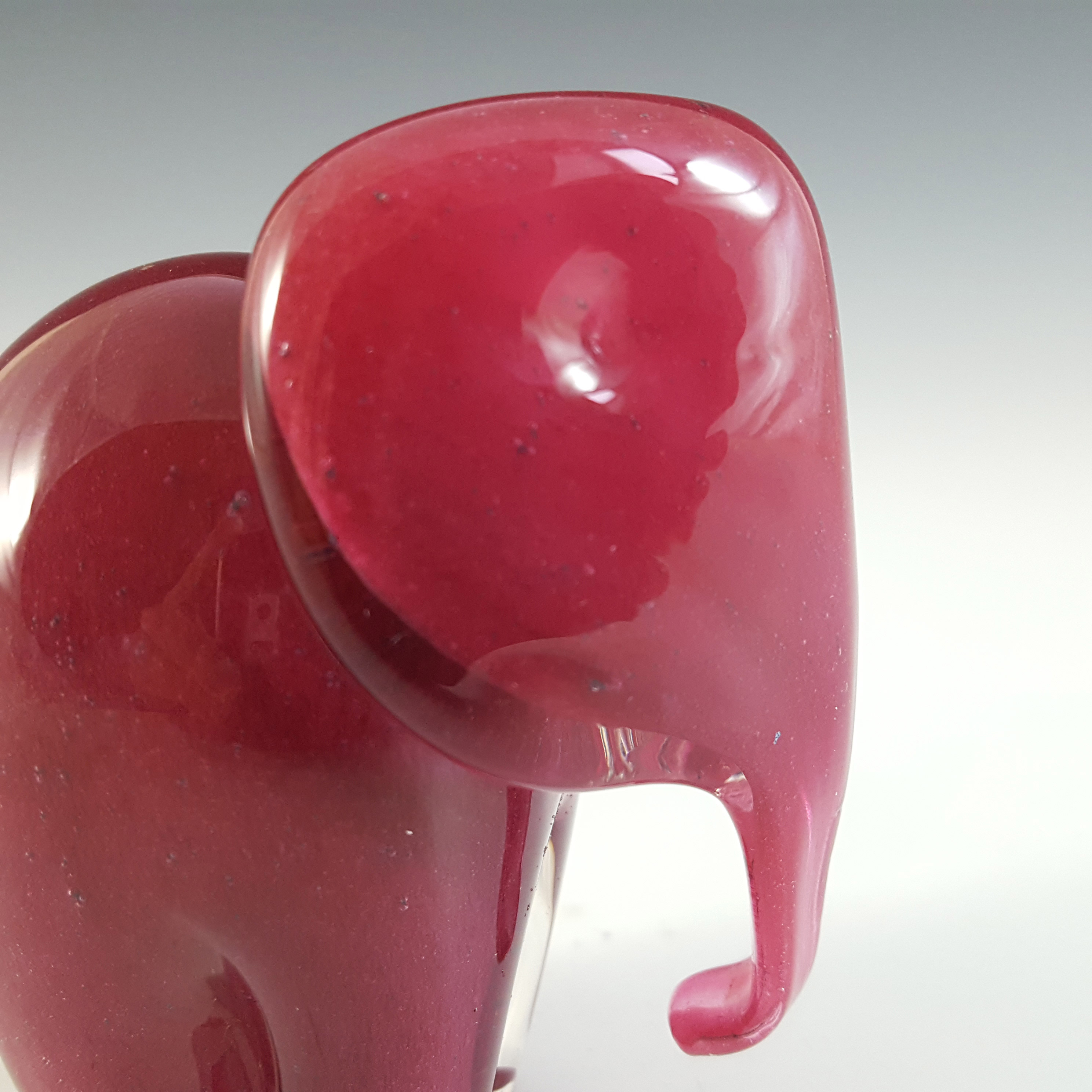(image for) MARKED Langham Pink Glass Elephant Sculpture / Paperweight - Click Image to Close