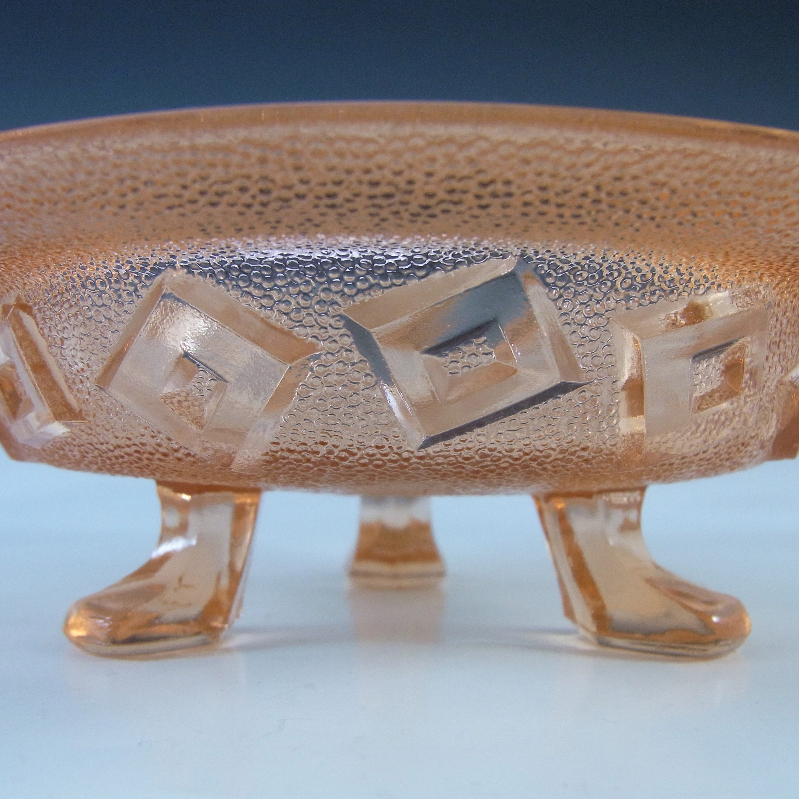 (image for) Libochovice #1443 Czech Art Deco 1930's Pink Glass Bowl - Click Image to Close