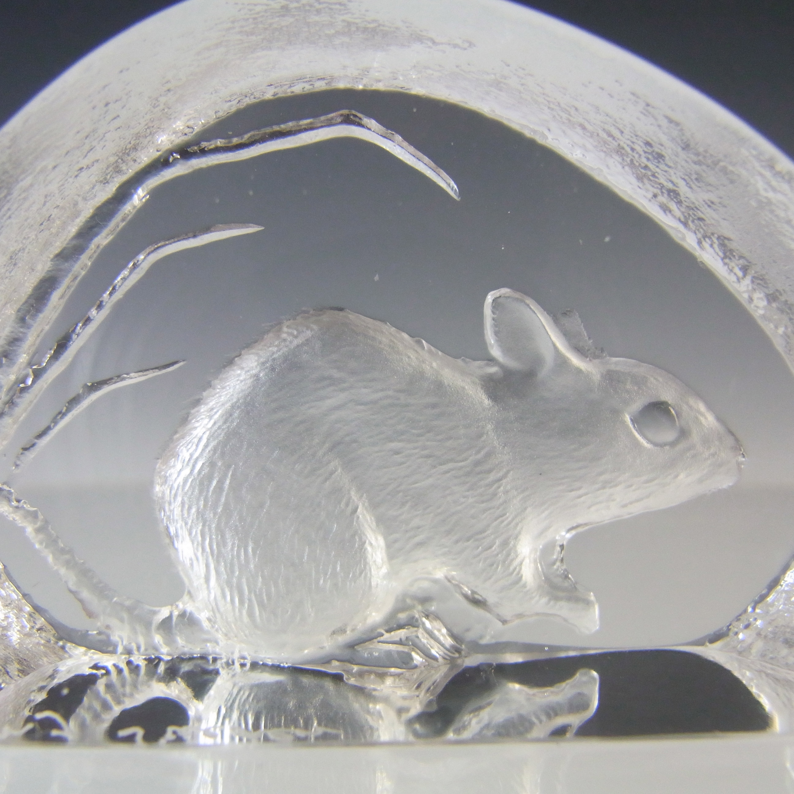 (image for) SIGNED & LABELLED Mats Jonasson Glass Mouse Paperweight - Click Image to Close