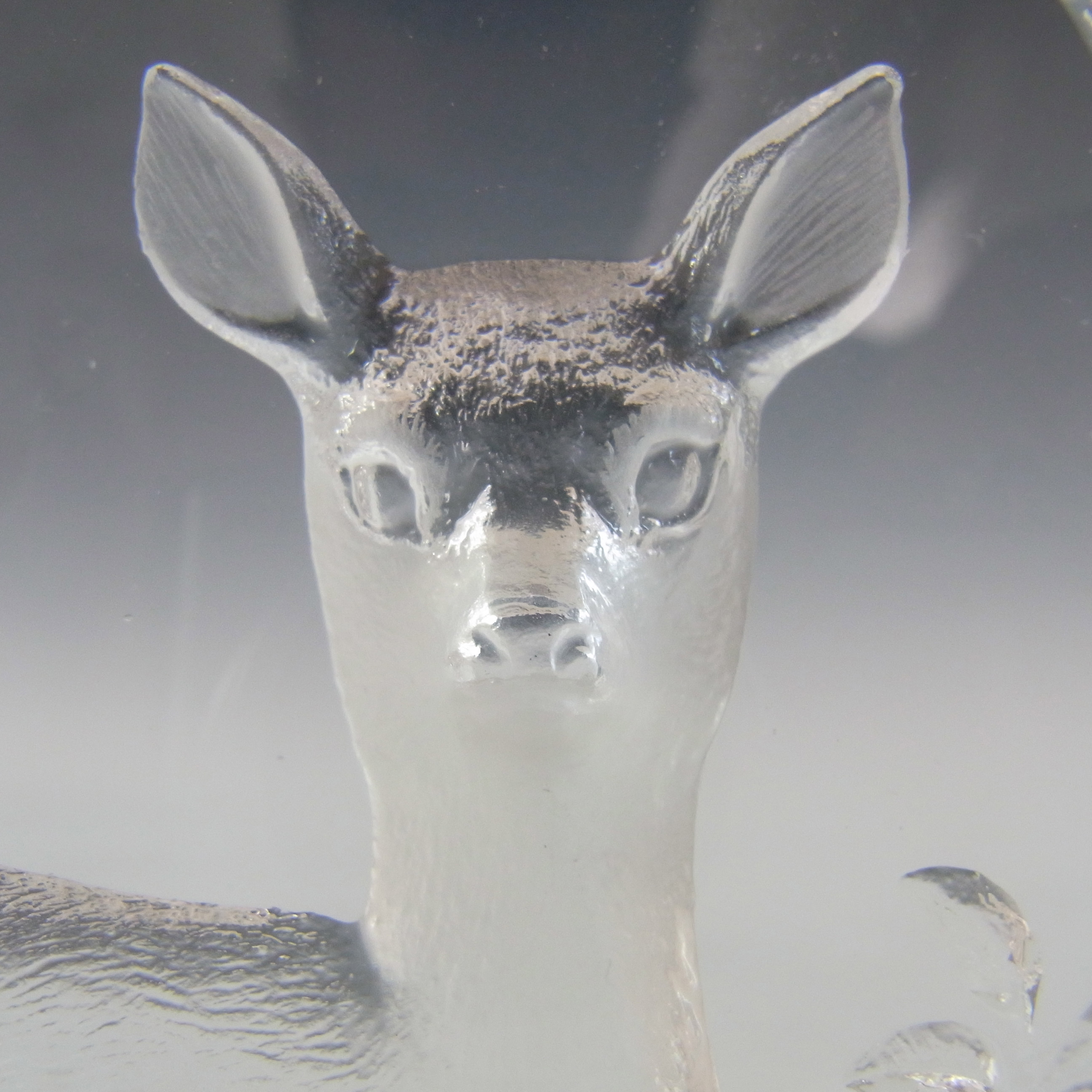 SIGNED Mats Jonasson Swedish Glass Deer Paperweight - Click Image to Close